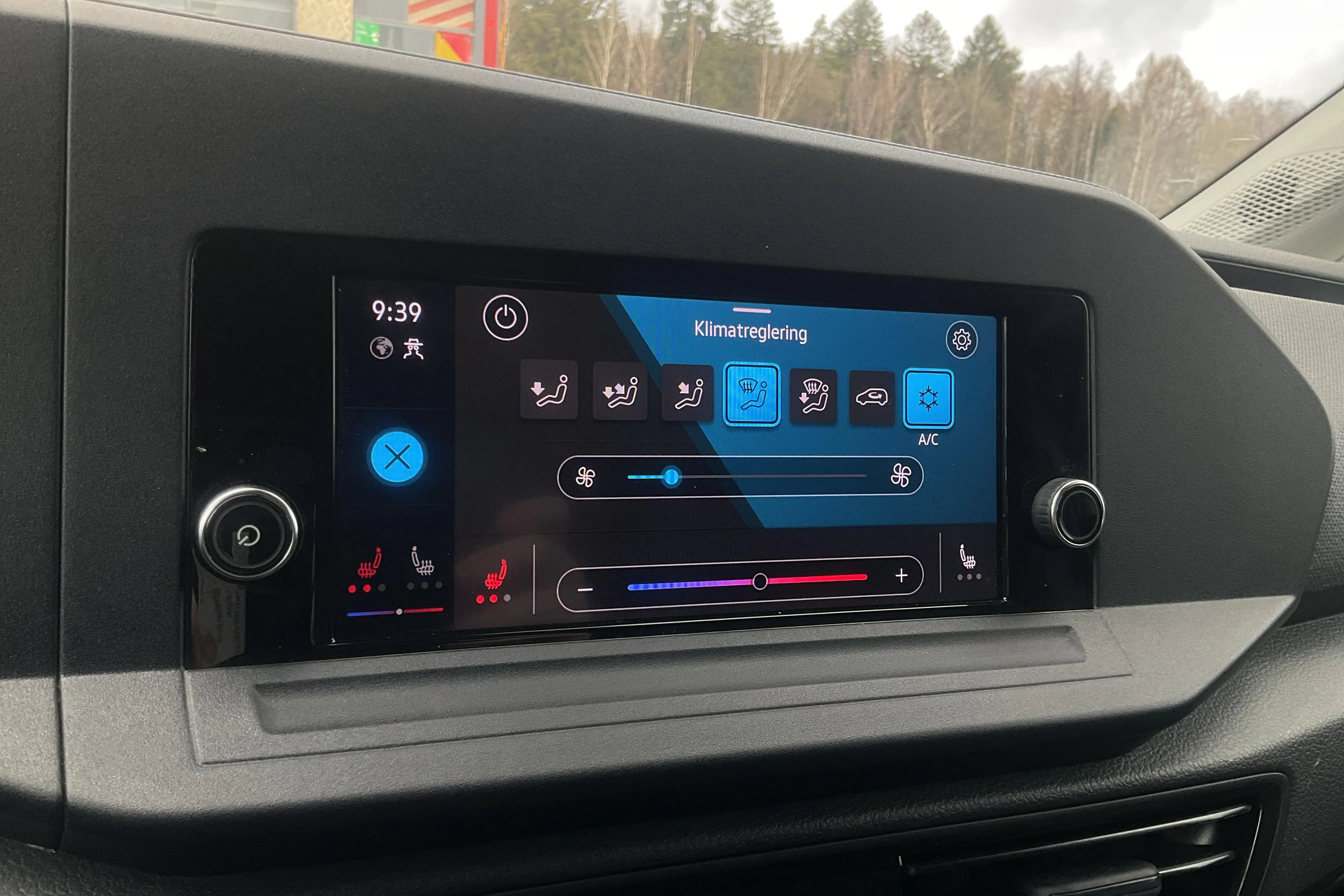 Presentation photo 15 of 15: VW Caddy Cargo Maxi 2.0 TDI (122hk) - 94 200 km - Automatic - white - 2023