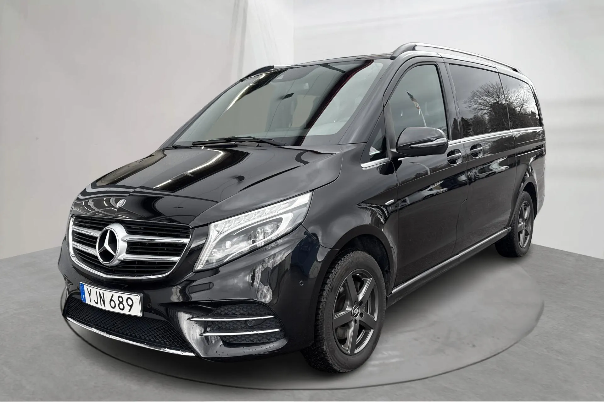 Presentationsfoto 1 av 21: Mercedes V 250 d 4MATIC W447 (190hk) - 17 770 mil - Automat - svart - 2017