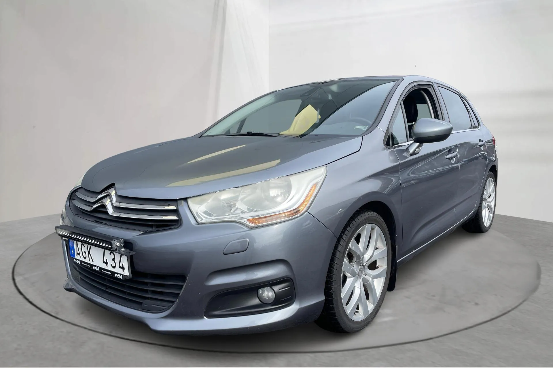 Presentationsfoto 1 av 13: Citroën C4 1.6 HDi (90hk) - 16 445 mil - Manuell - grå - 2011