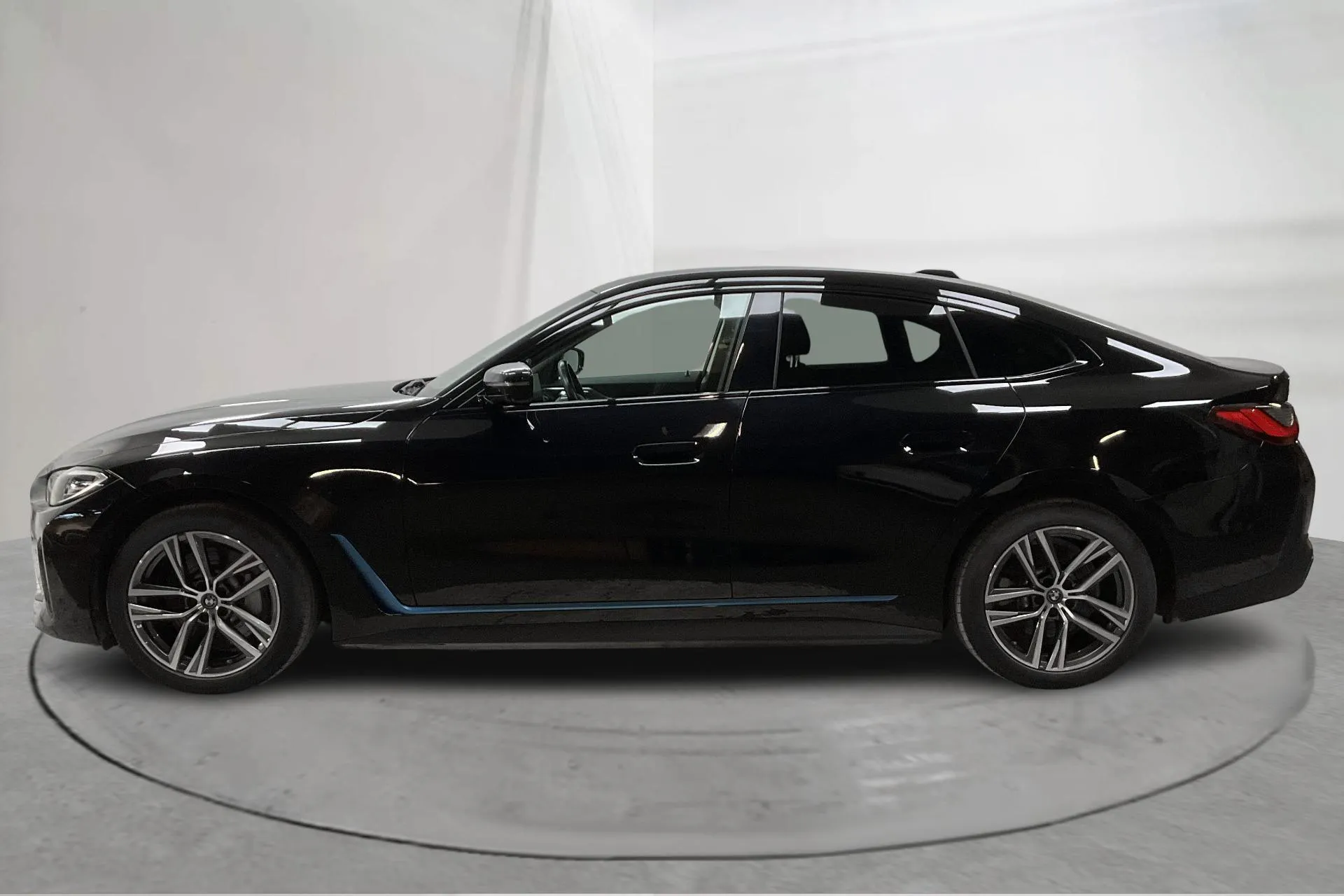 Presentation photo 2 of 18: BMW i4 eDrive40, G26 (340hk) - 49 780 km - Automatic - black - 2024
