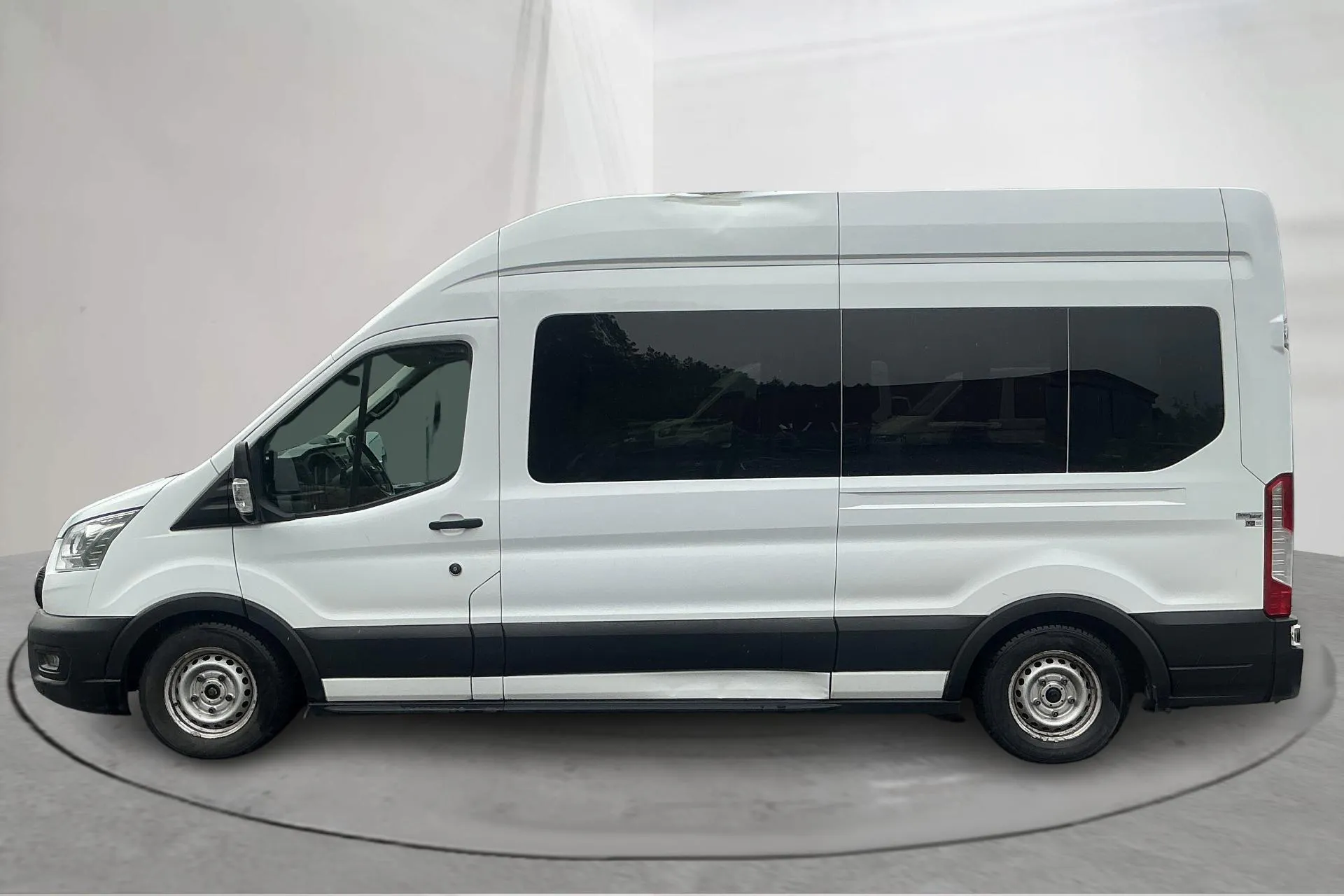 Presentation photo 2 of 17: Ford Transit 330 (130hk) - 254 710 km - Manual - white - 2022