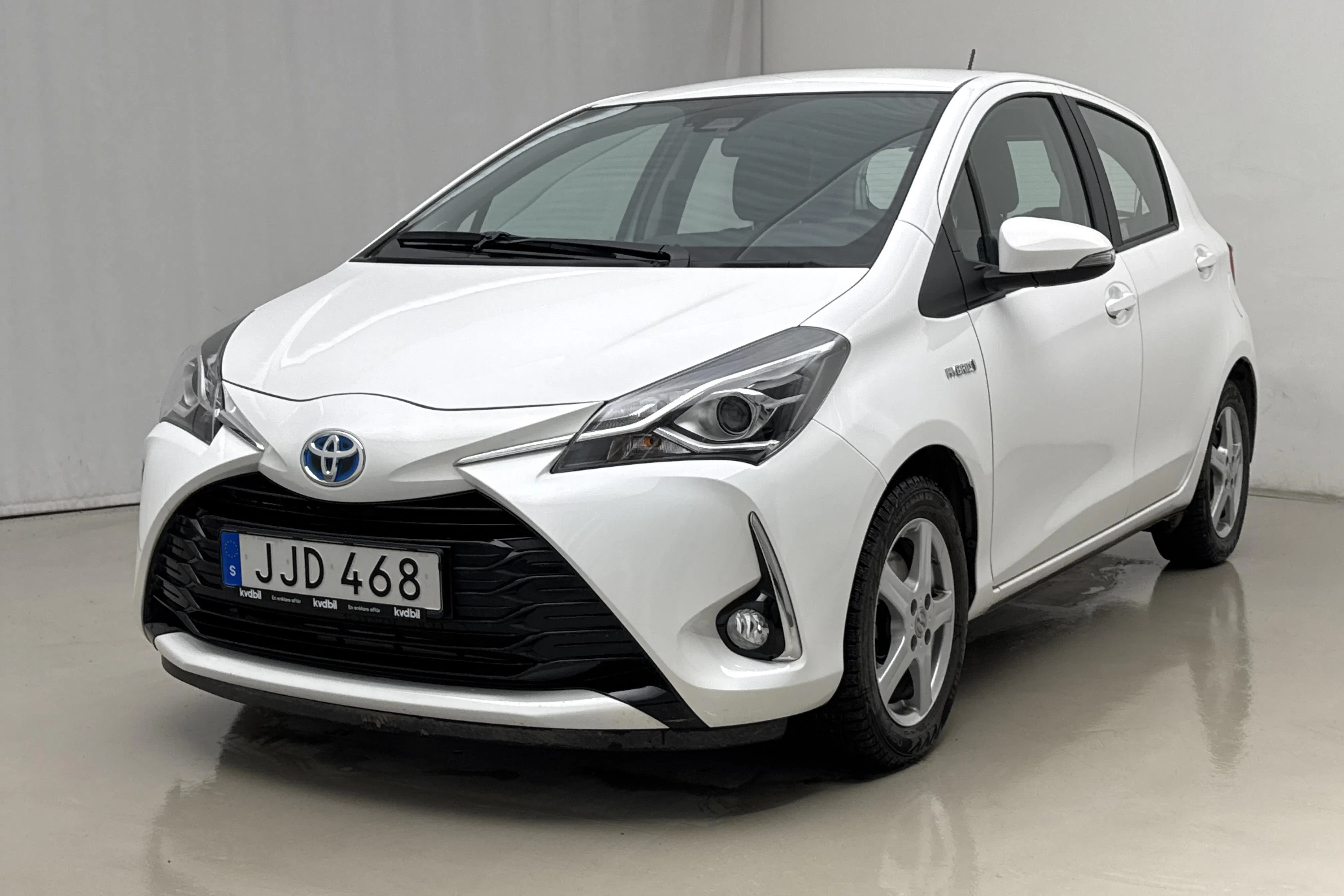 Presentation photo 1 of 16: Toyota Yaris 1.5 Hybrid 5dr (101hk) - 7 530 km - Automatic - white - 2018