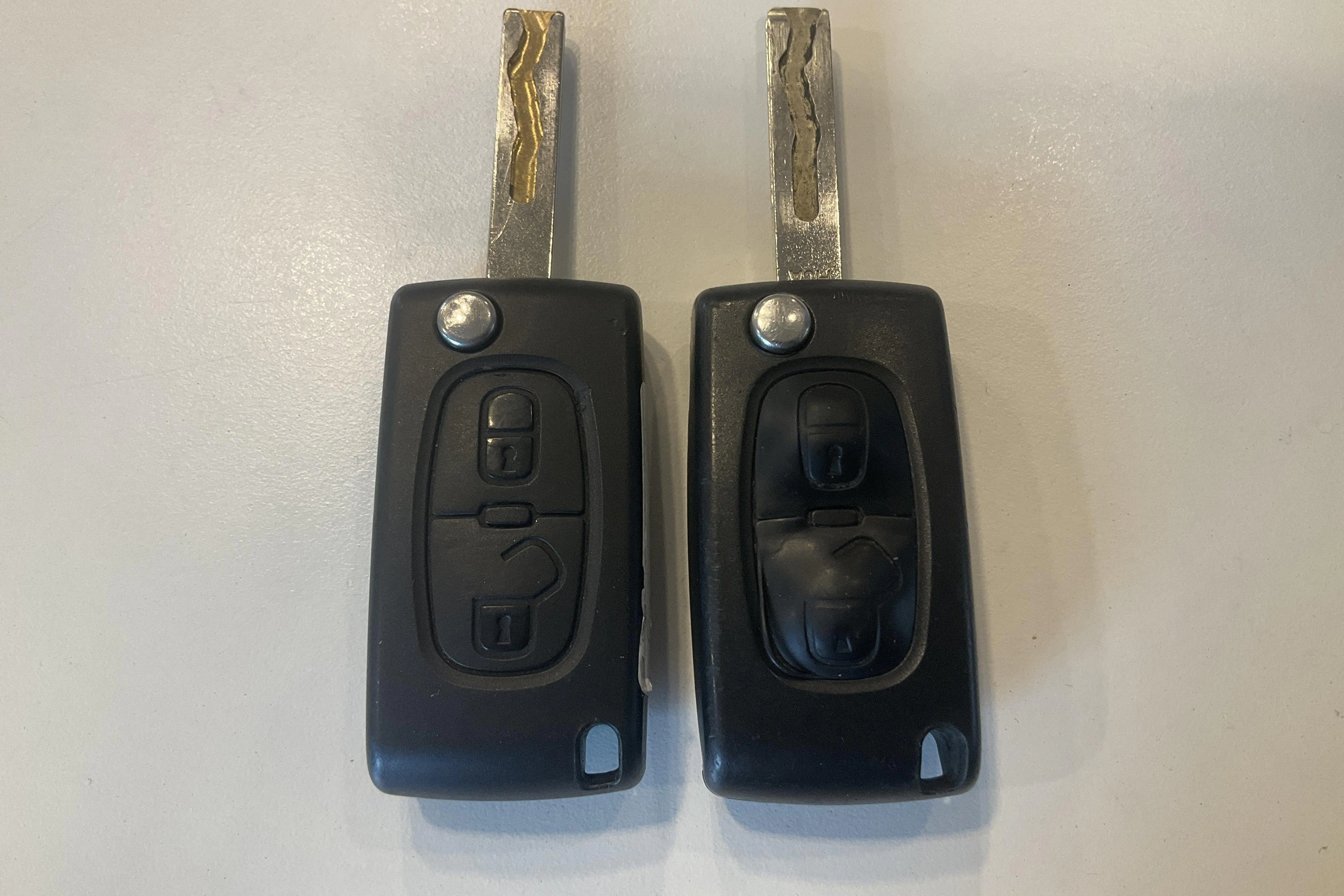 Presentation photo 16 of 16: Peugeot 5008 PureTech (130hk) - 165 310 km - Manual - gray - 2015