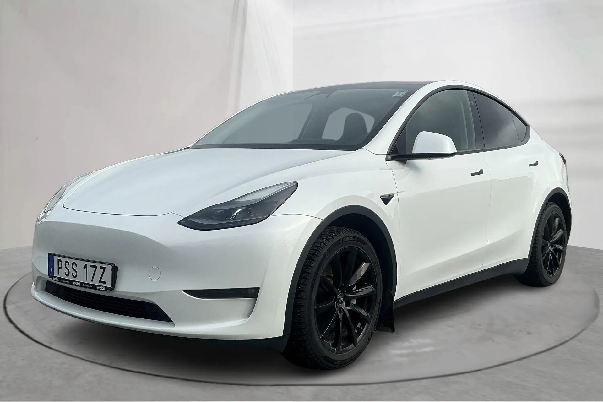 Presentation photo 1 of 20: Tesla Model Y Long Range Dual Motor AWD - 90 560 km - Automatic - white - 2024
