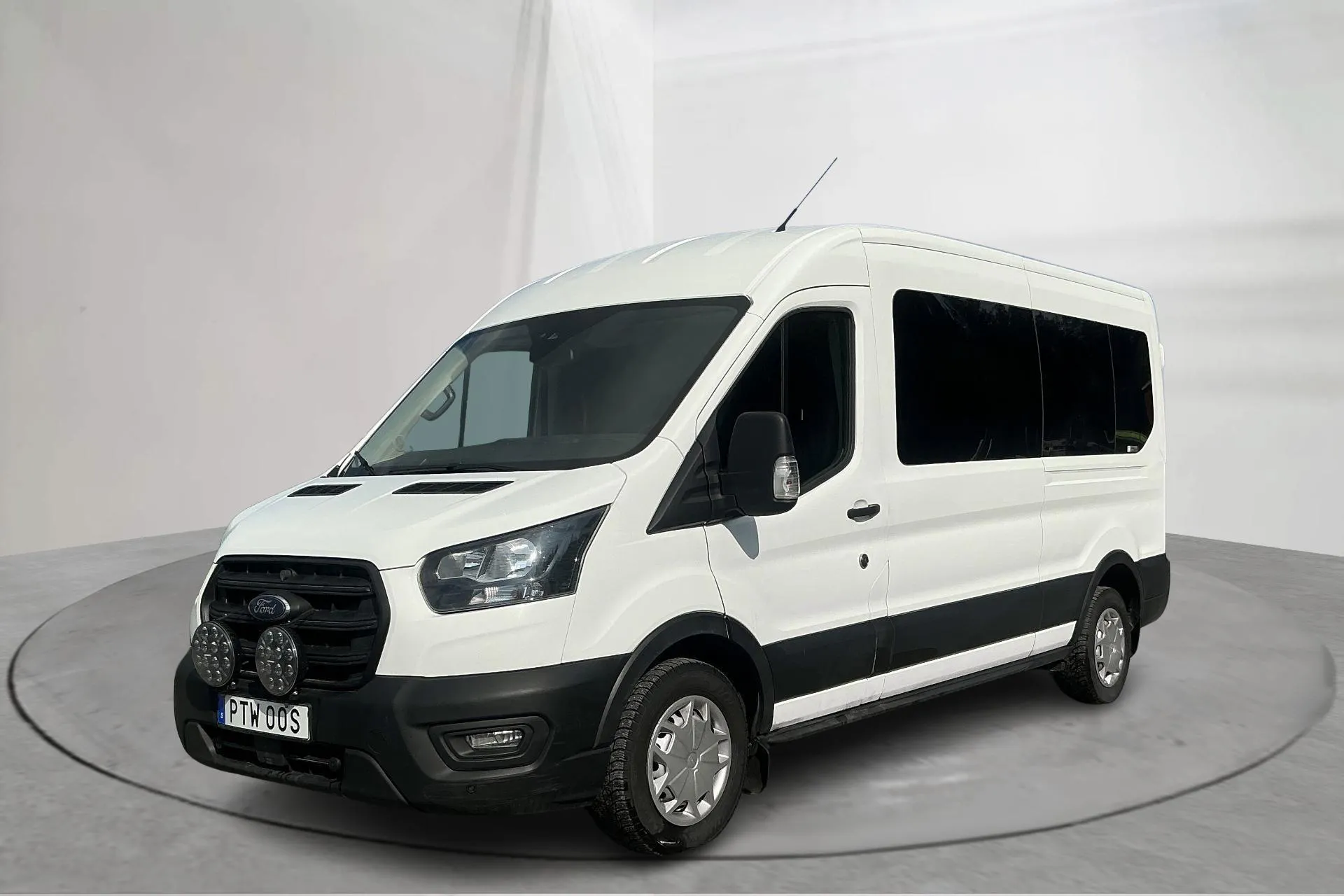 Presentationsfoto 1 av 15: Ford Transit 350 (130hk) - 9 846 mil - Automat - vit - 2023