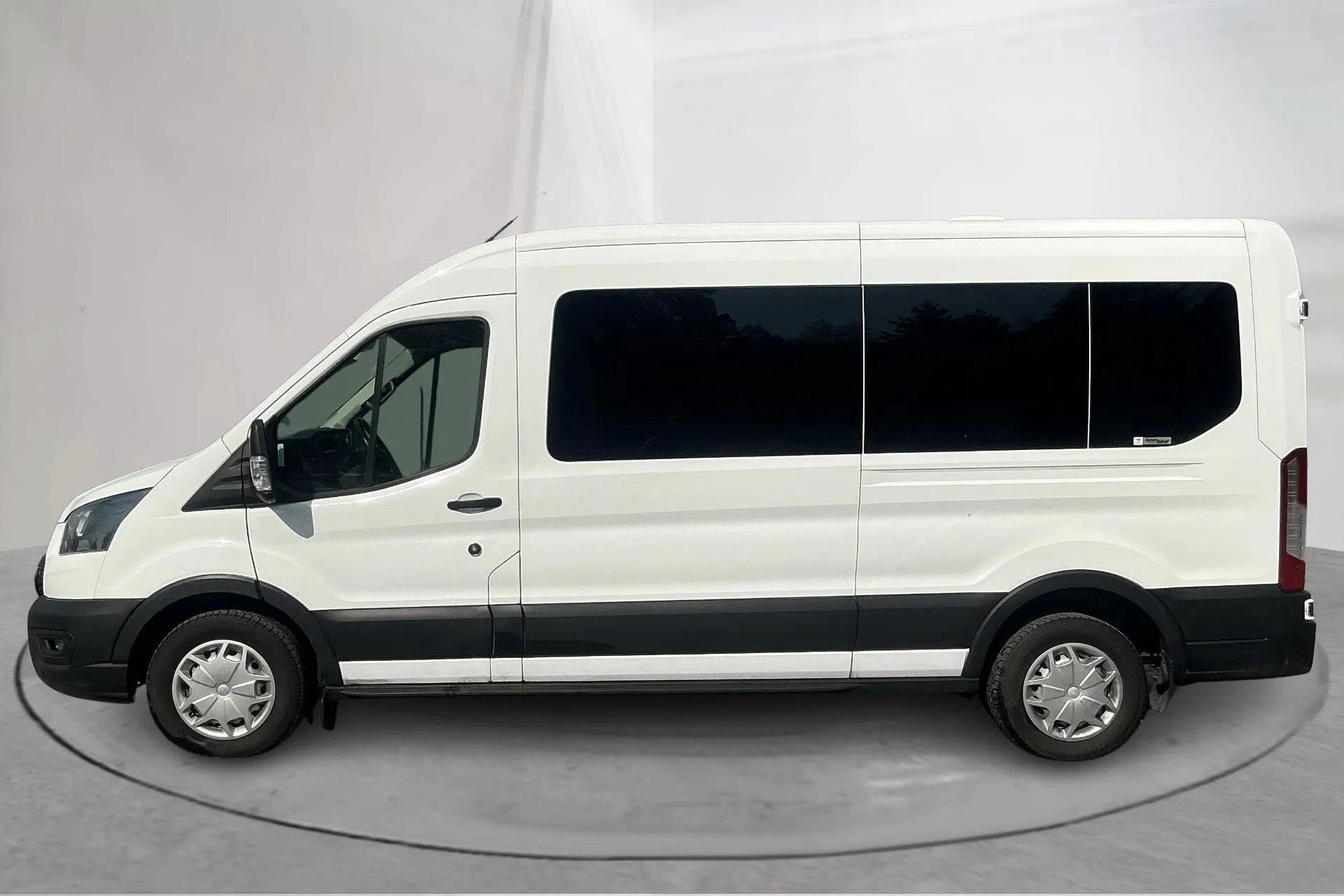 Presentationsfoto 2 av 15: Ford Transit 350 (130hk) - 9 846 mil - Automat - vit - 2023