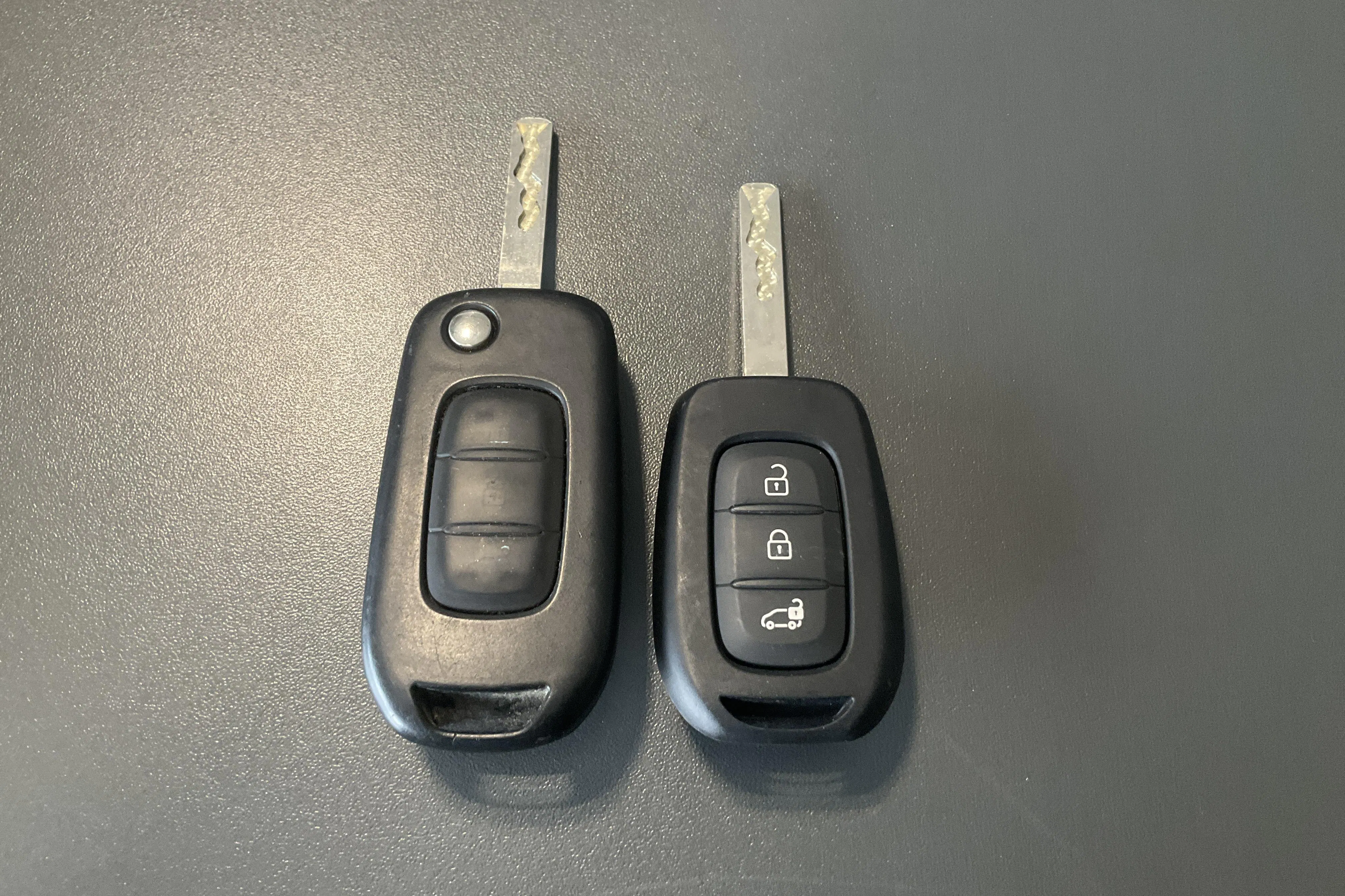 Presentation photo 16 of 16: Renault Kangoo E-Tech 45kWh Skåp (120hk) - 45 470 km - Automatic - white - 2023