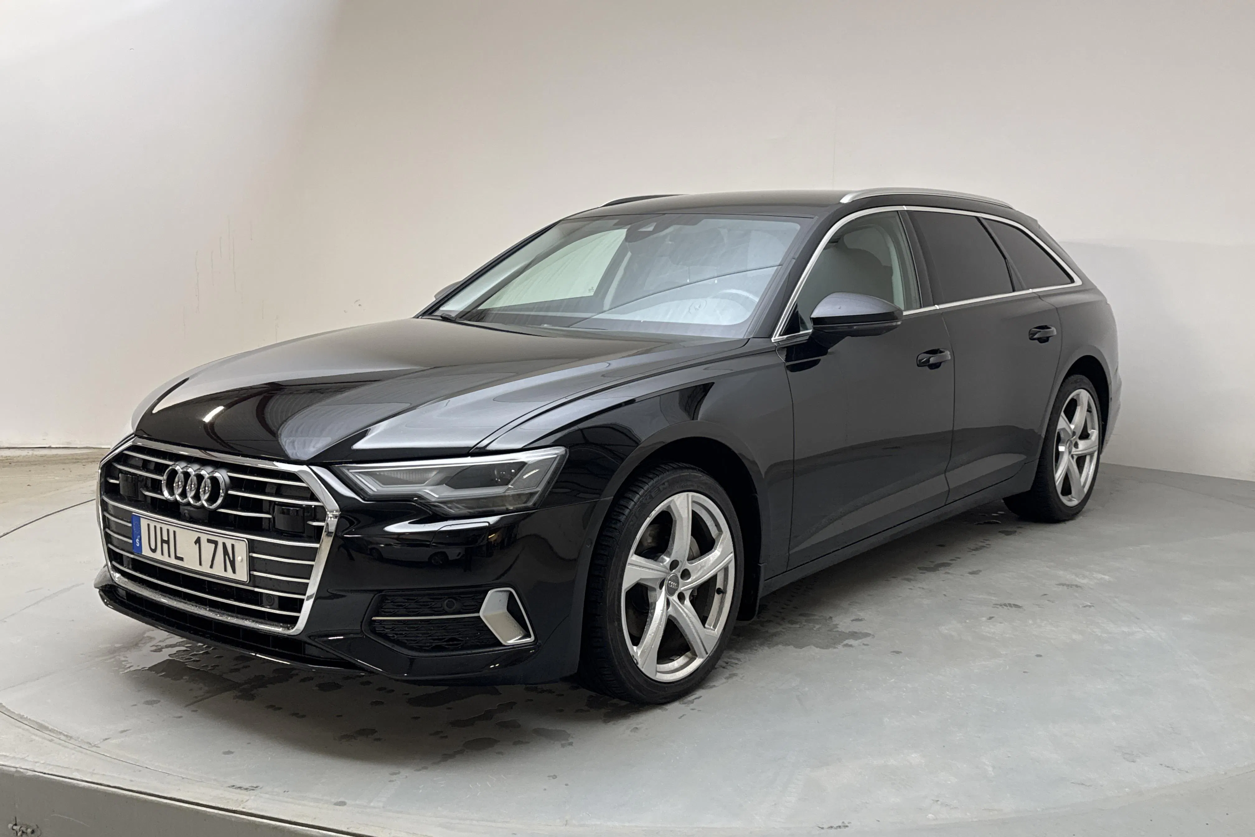 Presentationsfoto 1 av 18: Audi A6 Avant 40 TDI (204hk) - 15 448 mil - Automat - svart - 2020