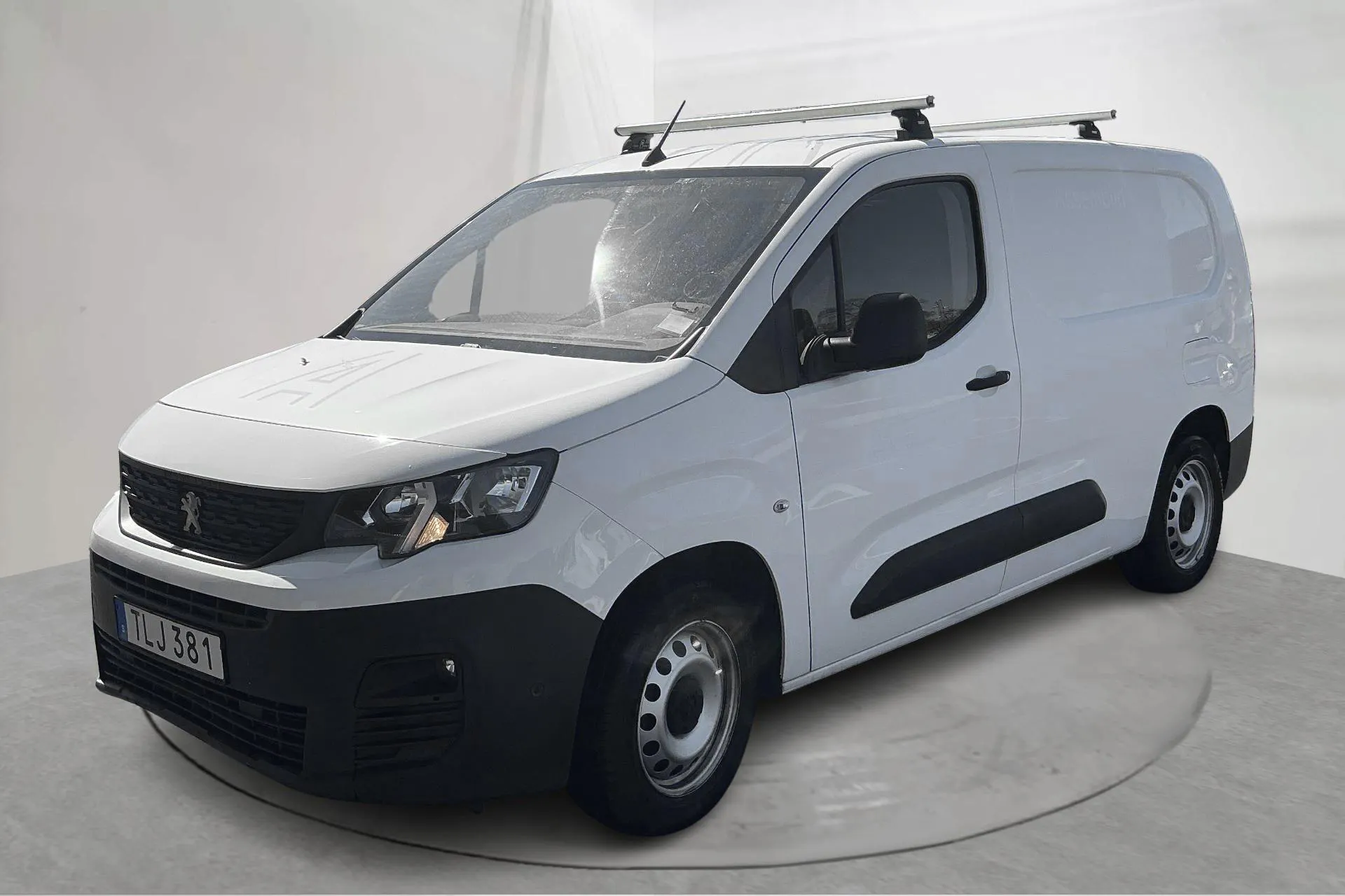 Presentationsfoto 1 av 14: Peugeot Partner 1.5 HDI Skåp (100hk) - 13 506 mil - Manuell - vit - 2019