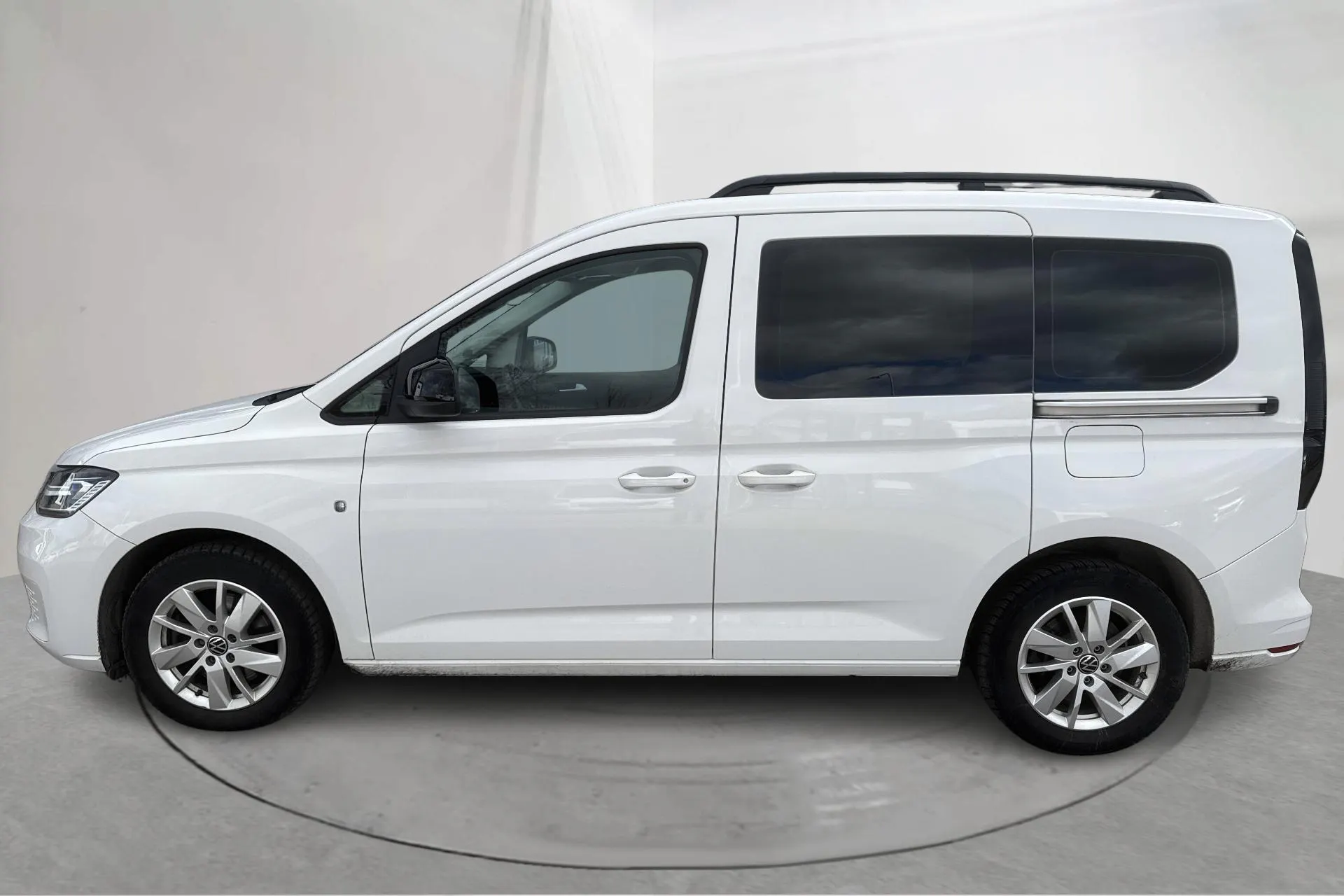 Presentation photo 2 of 17: VW Caddy Life Maxi 2.0 TDI (122hk) - 38 550 km - Automatic - white - 2022