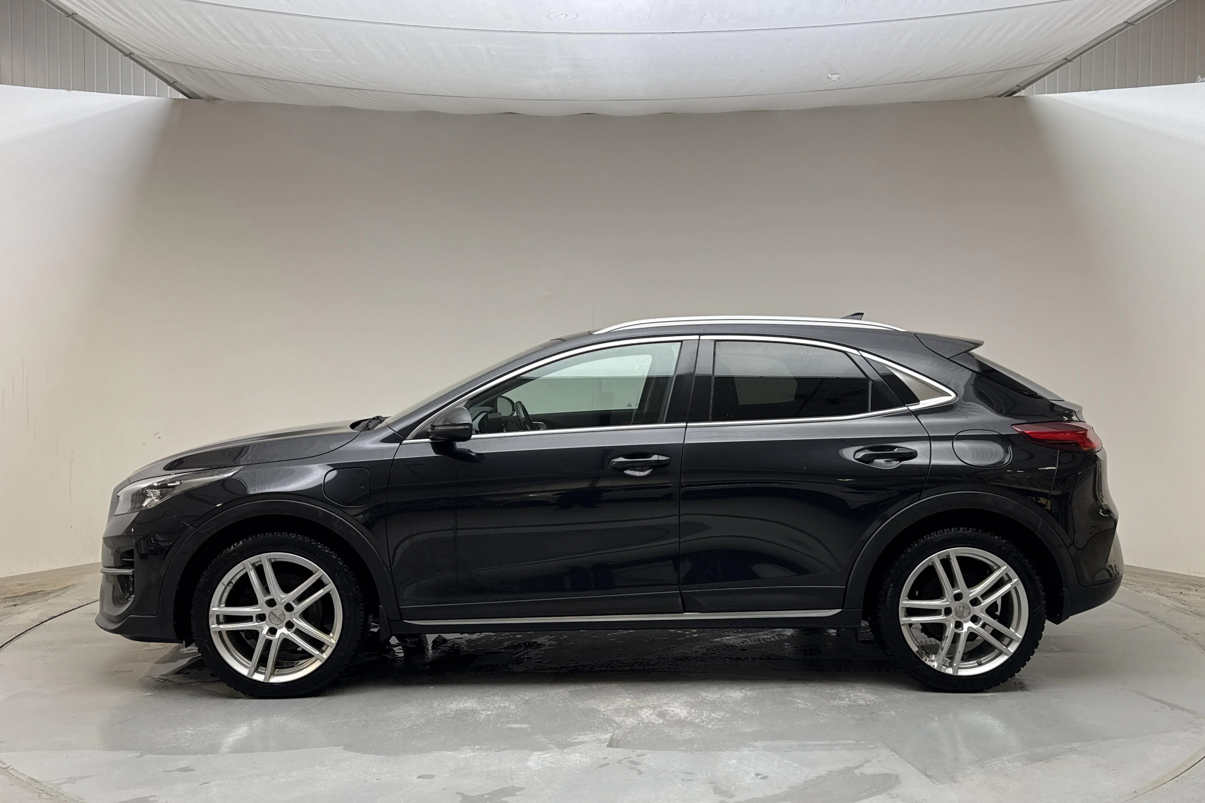 Presentationsfoto 2 av 16: KIA XCeed 1.6 Plug-in Hybrid 5dr (141hk) - 15 855 mil - Automat - svart - 2022