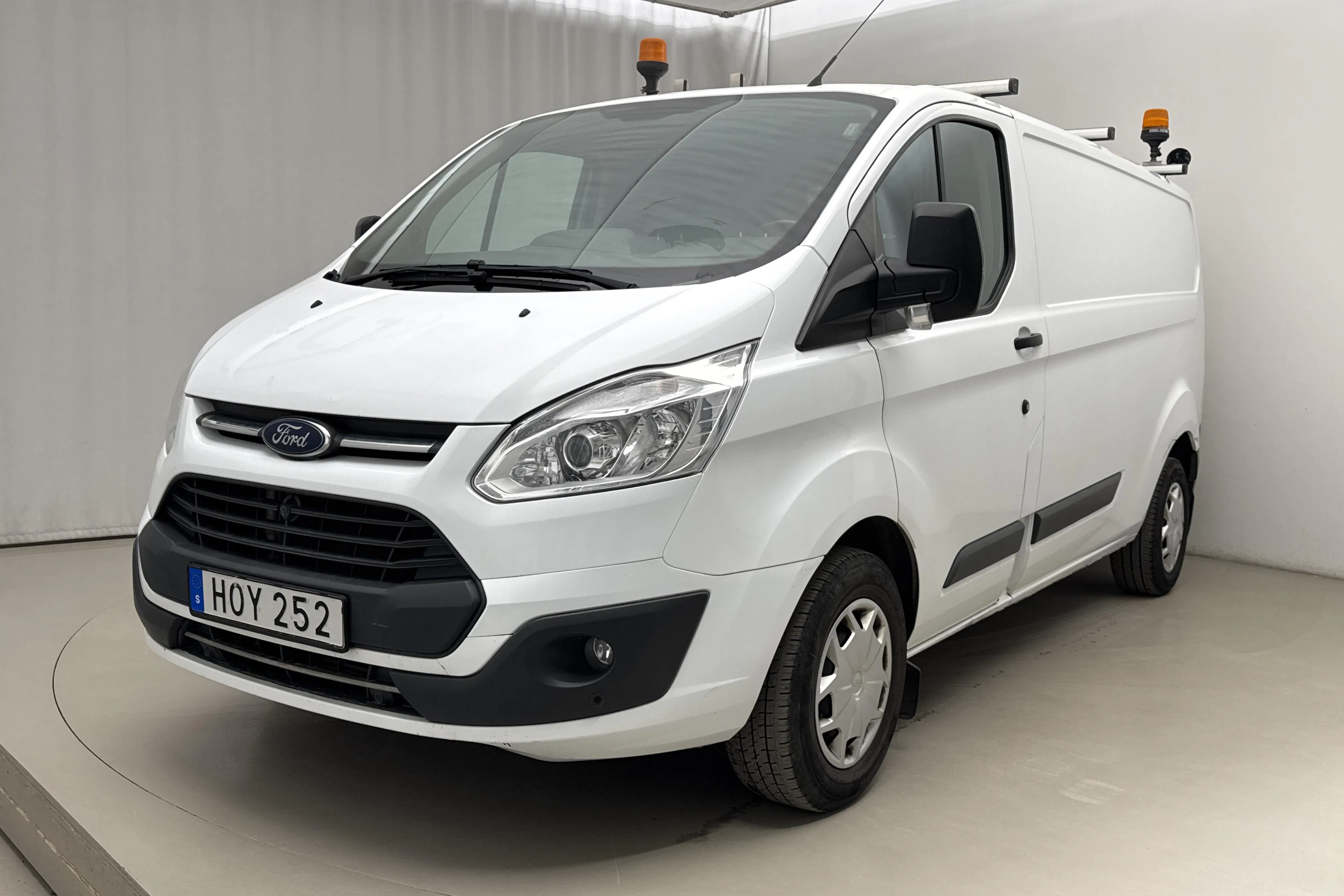 Presentation photo 1 of 18: Ford Transit Custom 300 (130hk) - 97 660 km - Manual - white - 2018