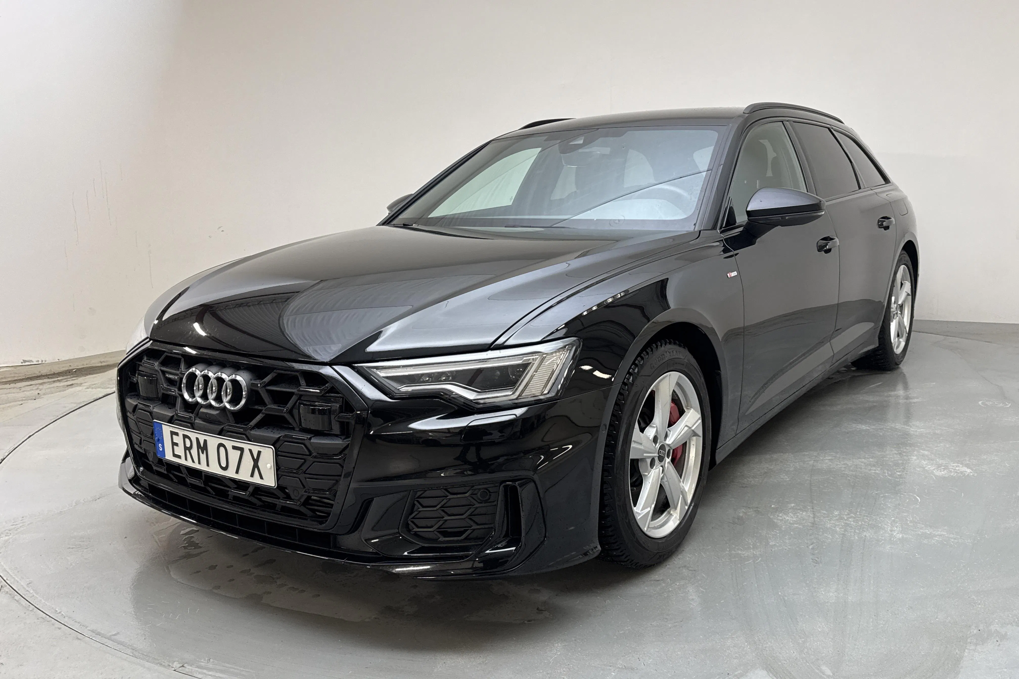 Audi A6 Avant 55 TFSI e quattro (367hk)