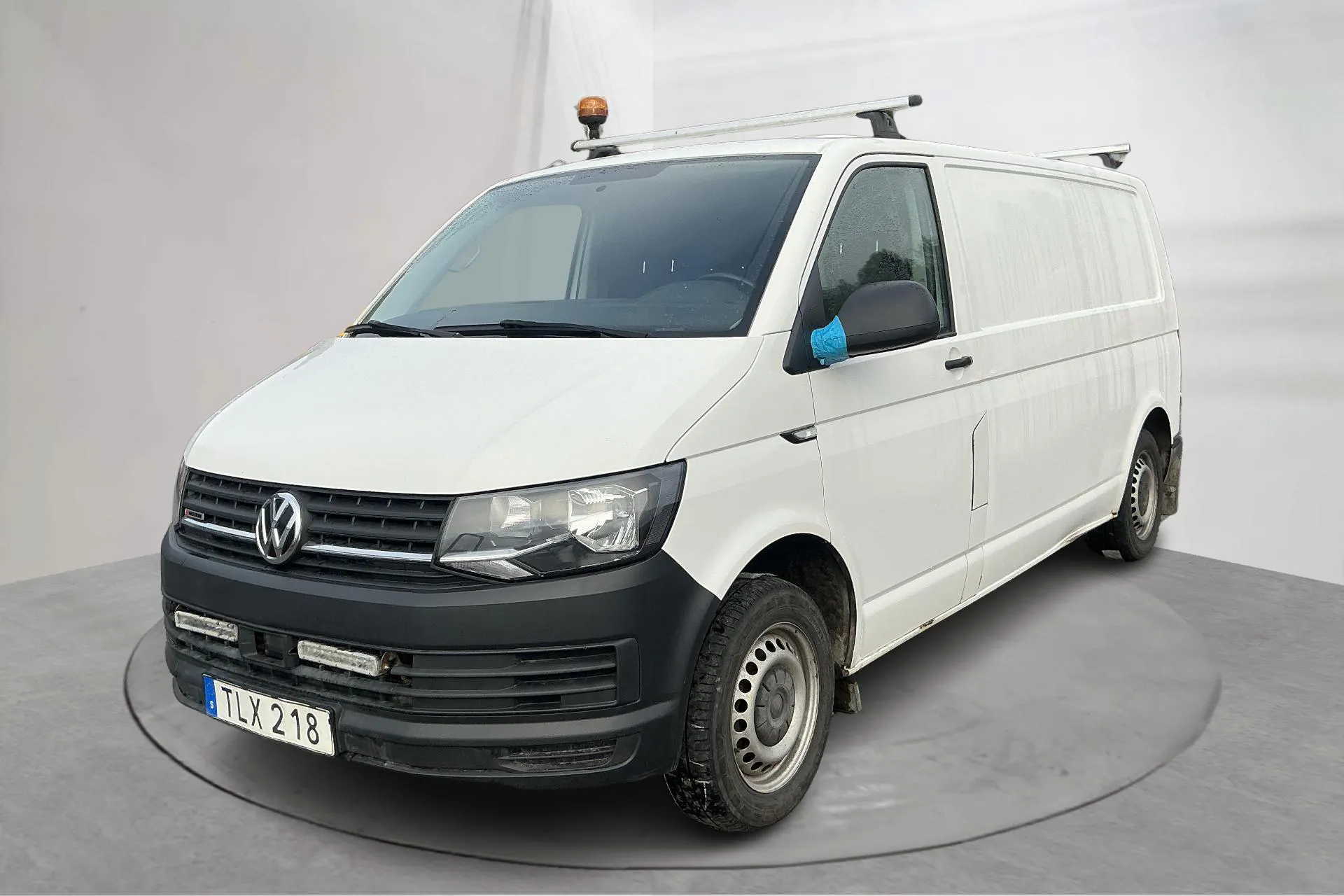 Presentation photo 1 of 13: VW Transporter T6 2.0 TDI BMT Skåp 4MOTION (150hk) - 178 030 km - Manual - white - 2018