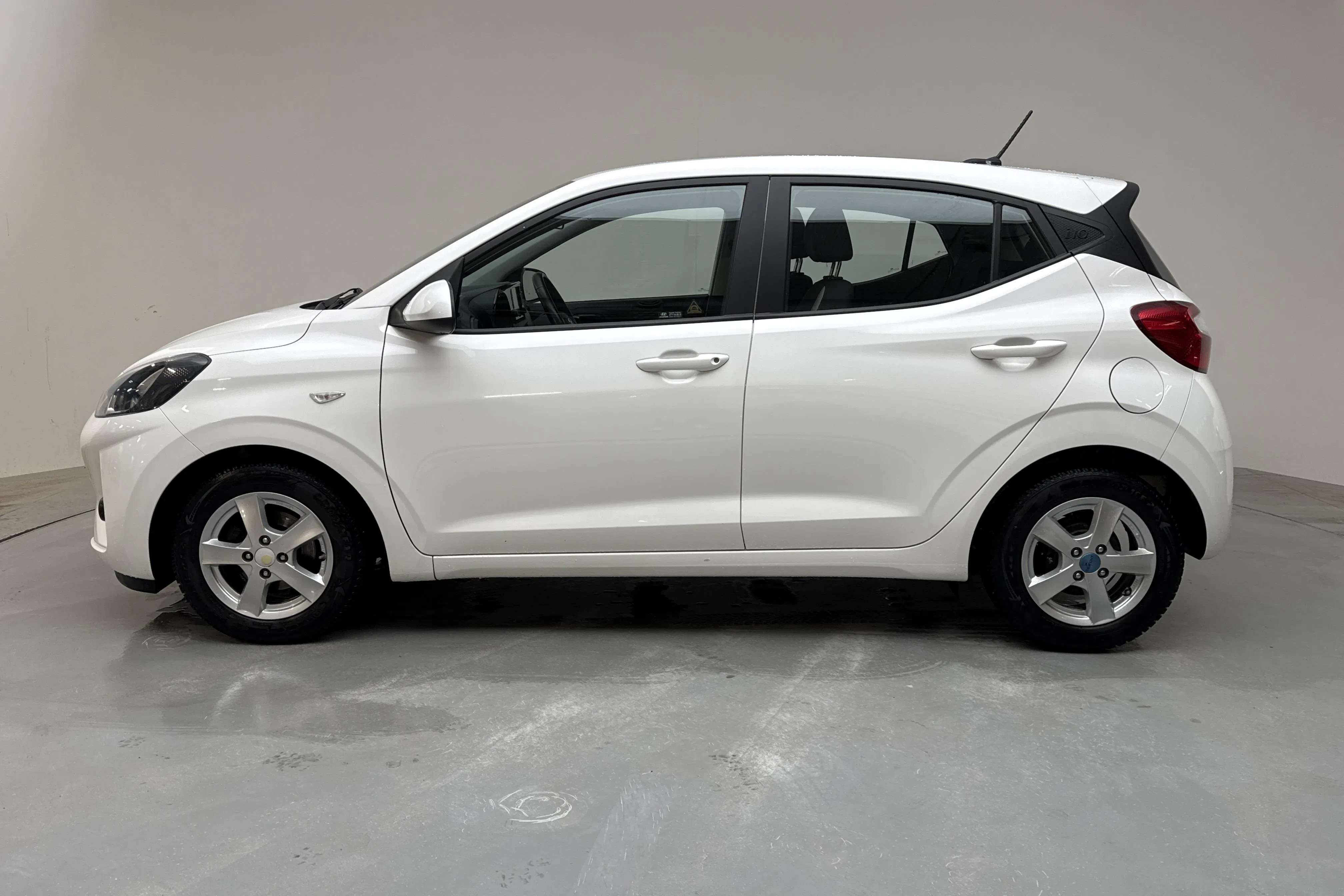 Presentationsfoto 2 av 12: Hyundai i10 1.0 MPi (67hk) - 5 301 mil - Automat - vit - 2020