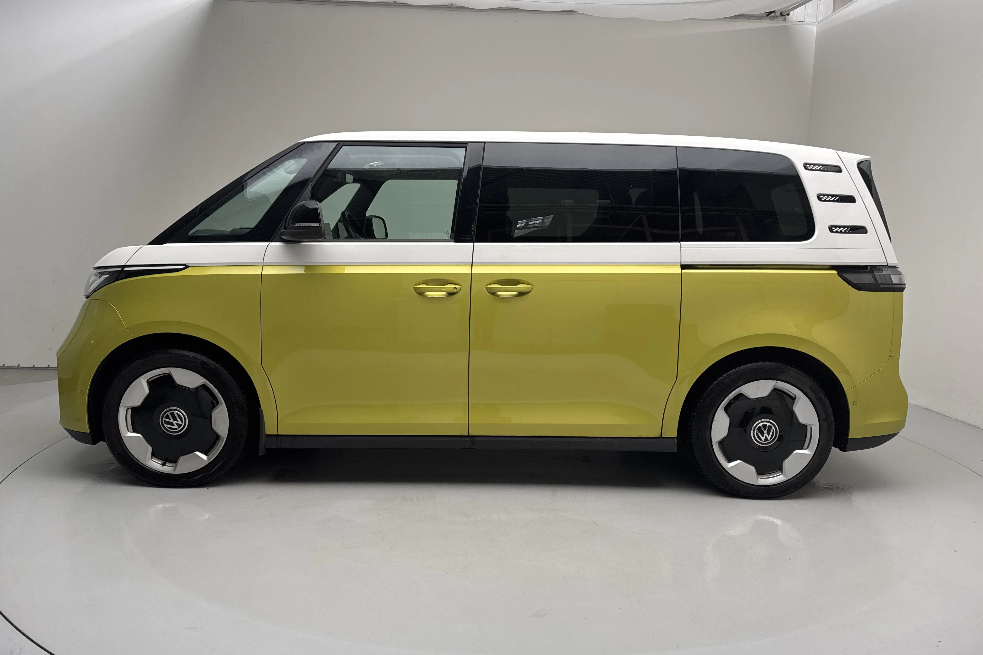 Presentation photo 2 of 19: VW ID. Buzz (204hk) - 33 790 km - Automatic - 2023