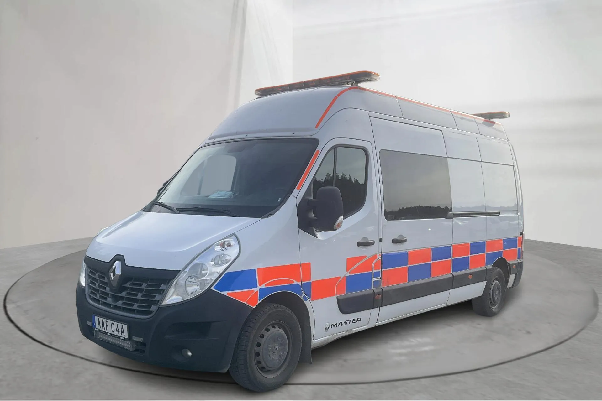 Presentation photo 1 of 13: Renault Master 2.3 dCi FAP 2WD (170hk) - 163 940 km - Automatic - white - 2019