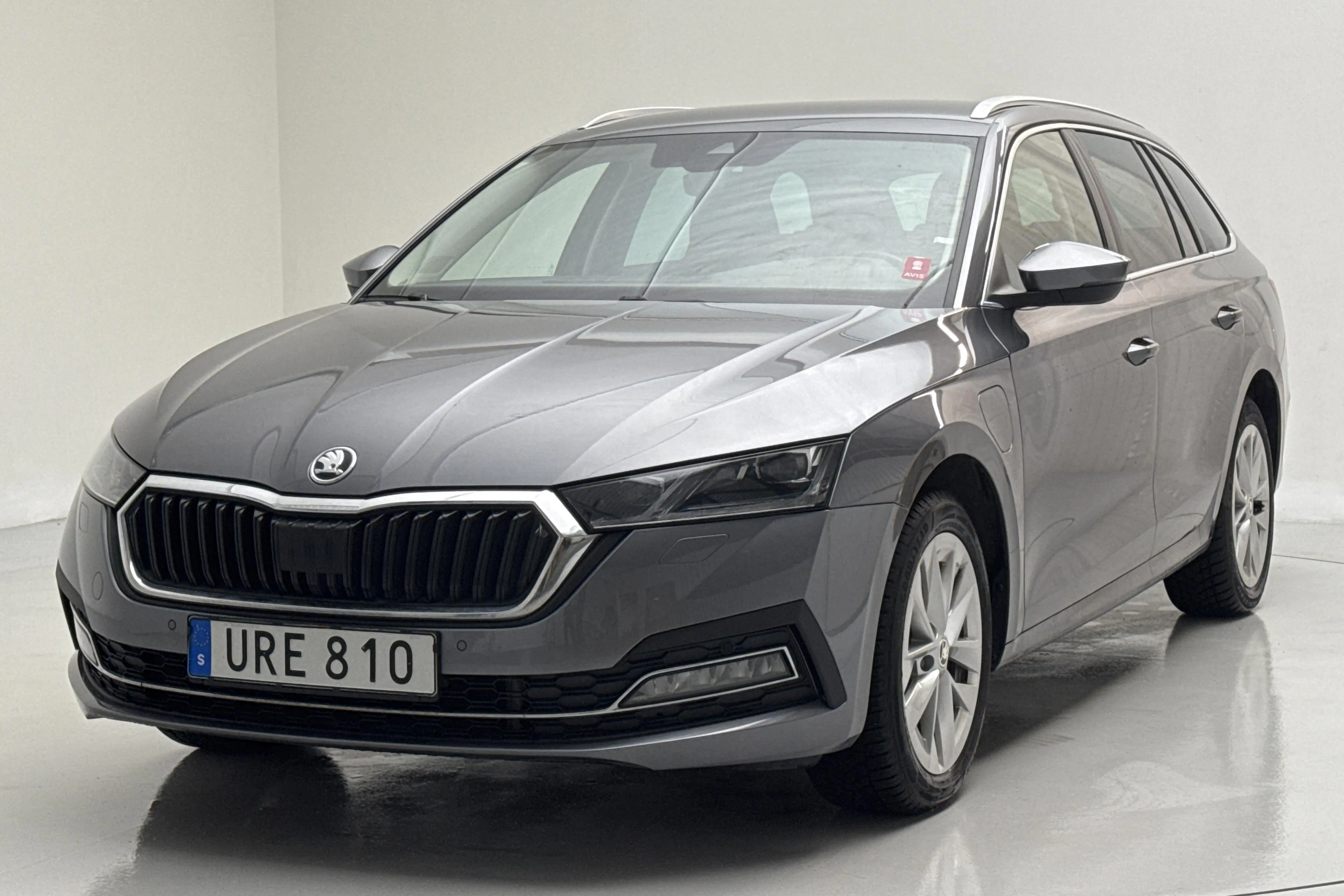 Presentationsfoto 1 av 16: Skoda Octavia 1.4 iV PHEV Combi (204hk) - 7 337 mil - Automat - grå - 2023