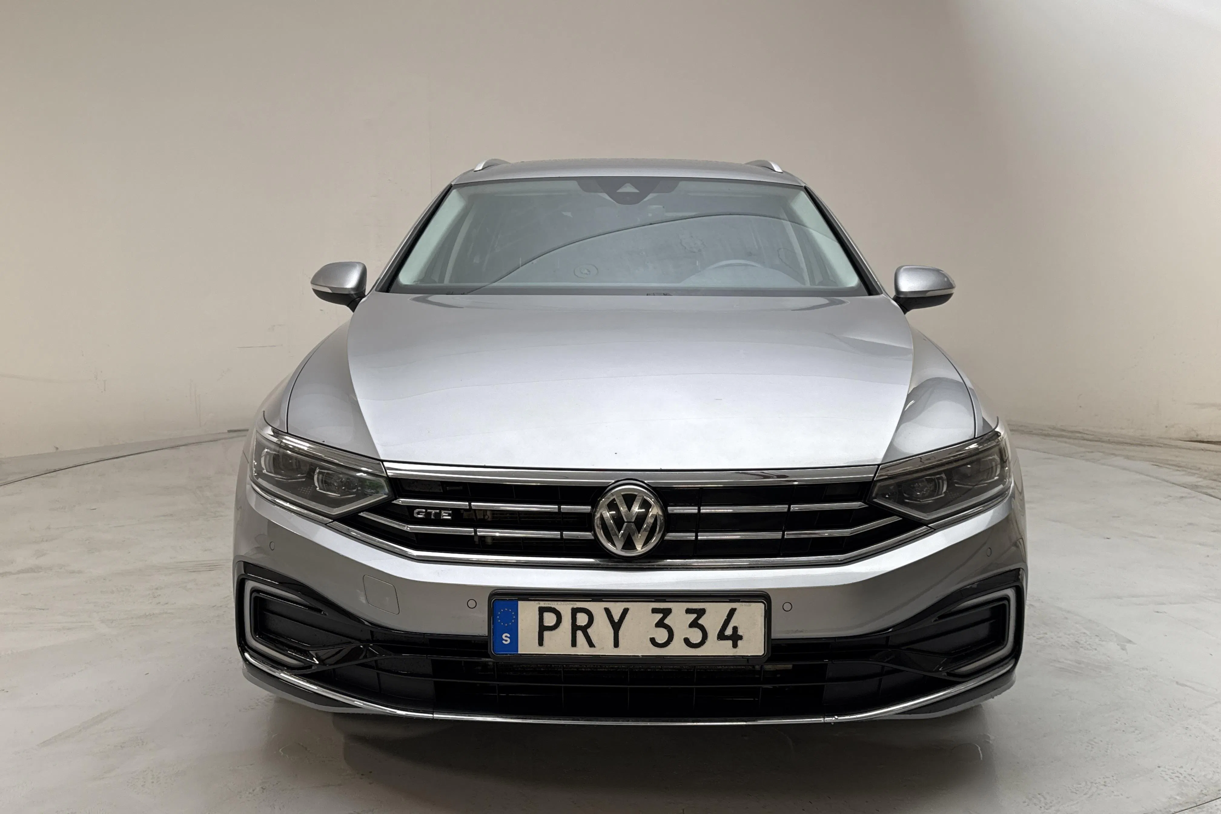 Presentation photo 2 of 15: VW Passat 1.4 GTE Sportscombi (218hk) - 195 400 km - Automatic - silver - 2020
