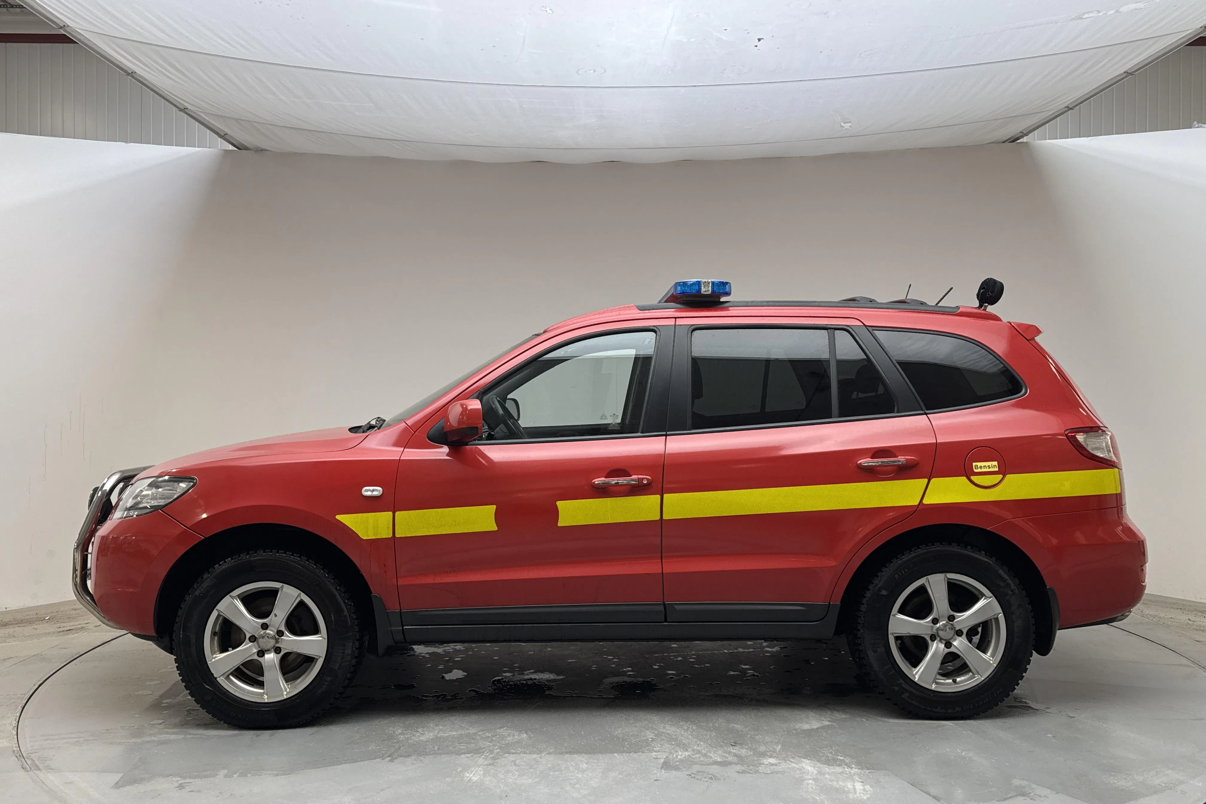 Presentationsfoto 2 av 12: Hyundai Santa Fé 2.7 V6 (189hk) - 16 496 mil - Automat - röd - 2007