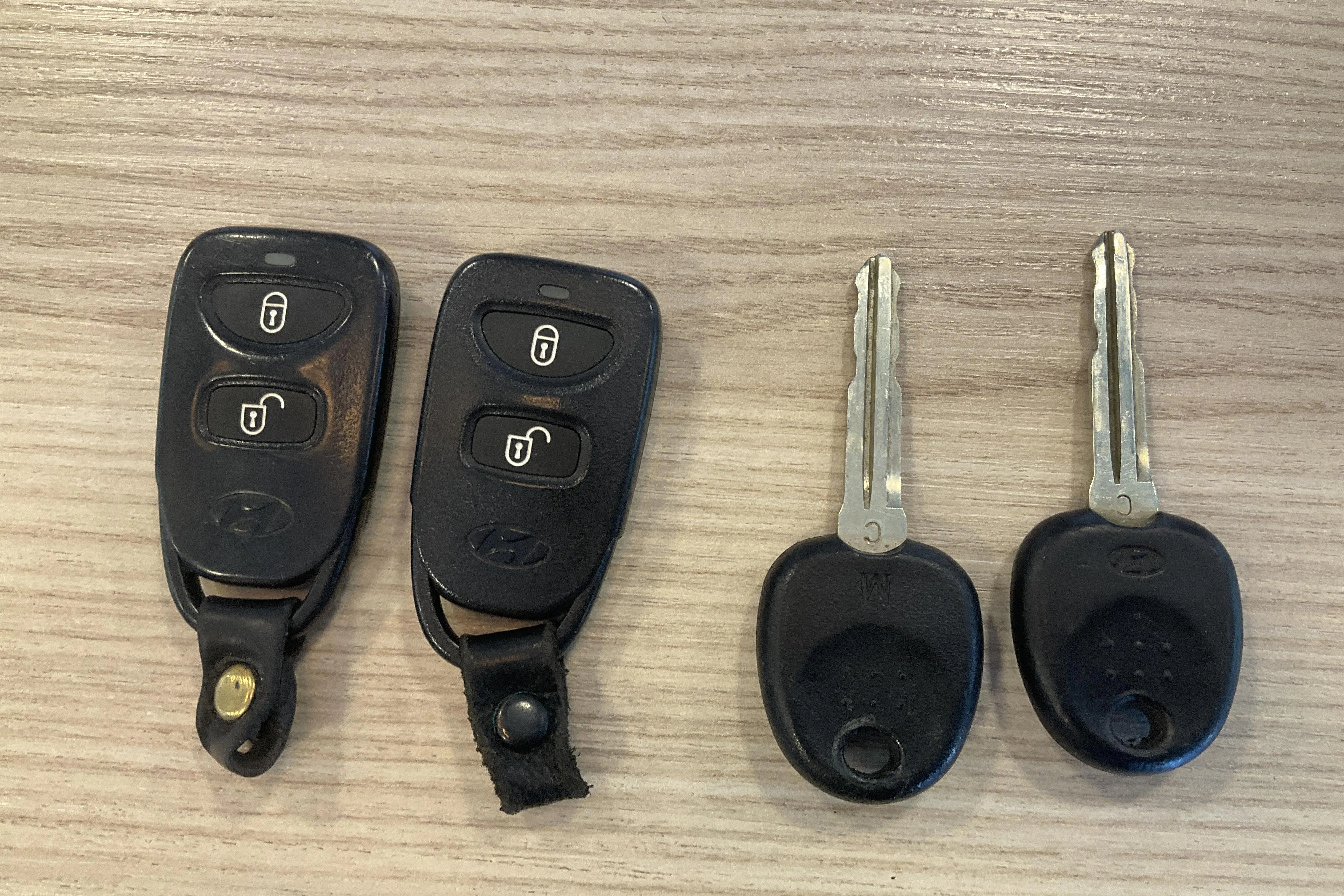 Presentationsfoto 12 av 12: Hyundai Santa Fé 2.7 V6 (189hk) - 16 496 mil - Automat - röd - 2007