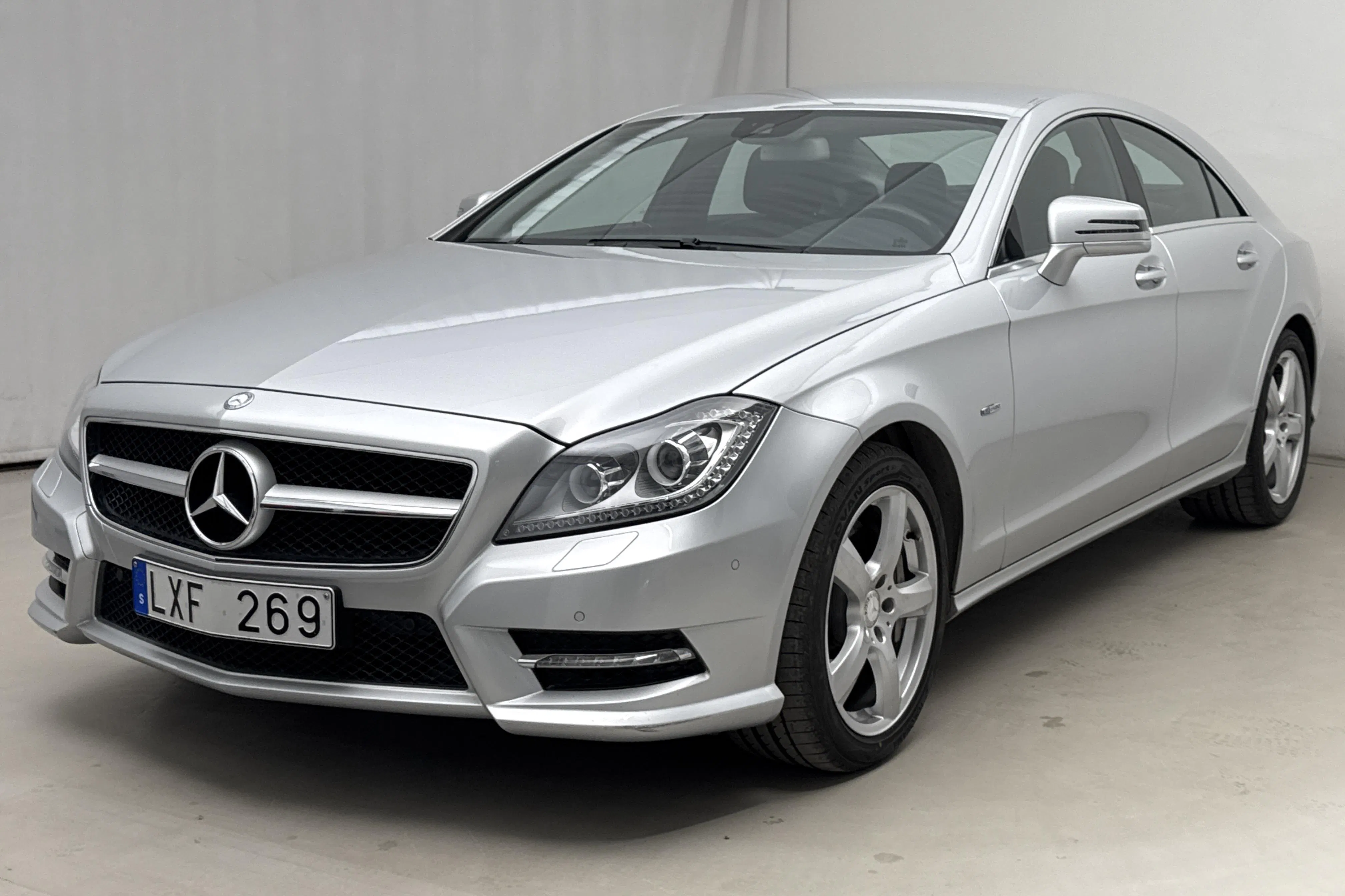 Presentationsfoto 1 av 22: Mercedes CLS 500 BlueEFFICIENCY 4MATIC (408hk) - 5 050 mil - Automat - silver - 2012