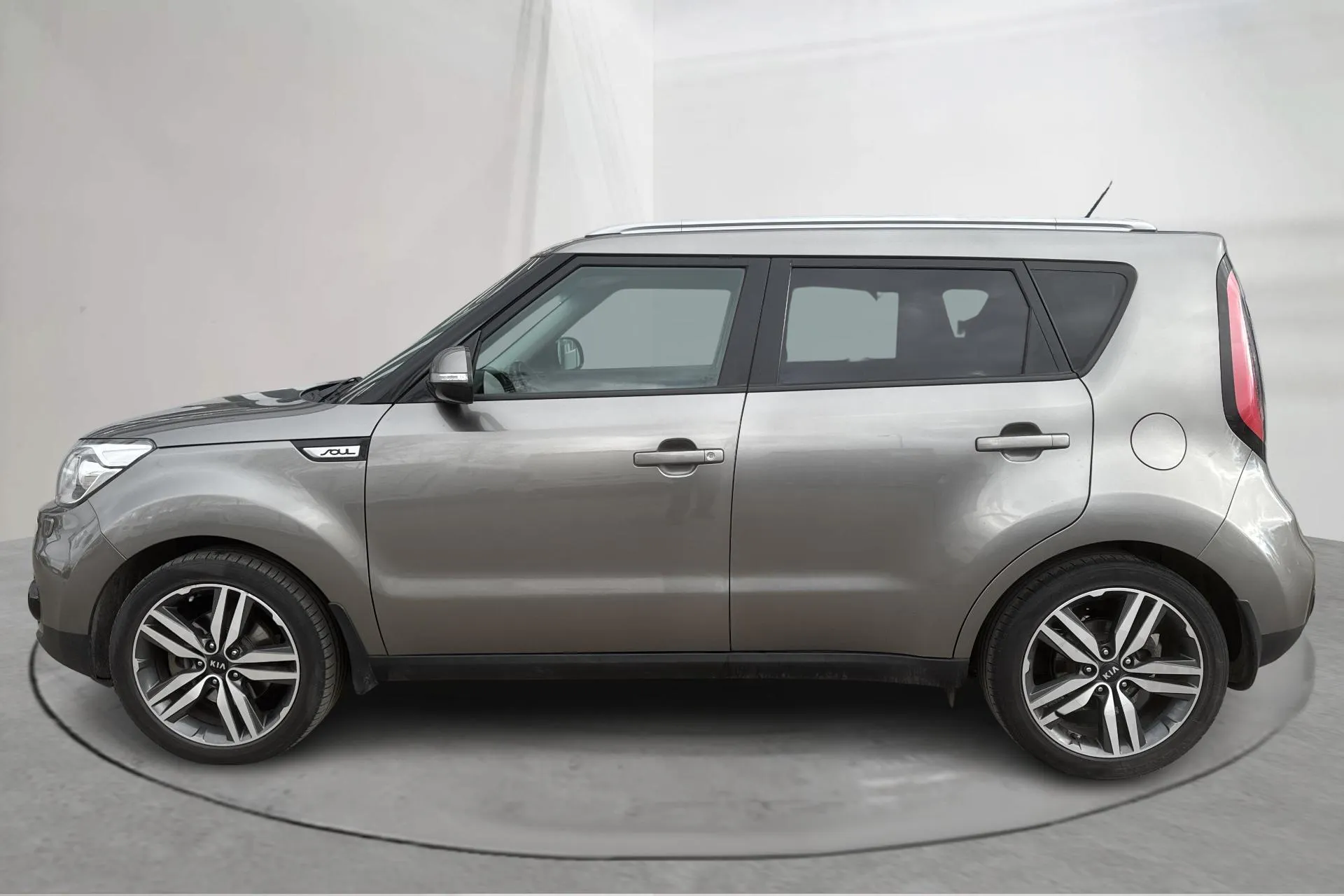 Presentation photo 2 of 15: KIA Soul 1.6 (132hk) - 131 630 km - Automatic - gray - 2018