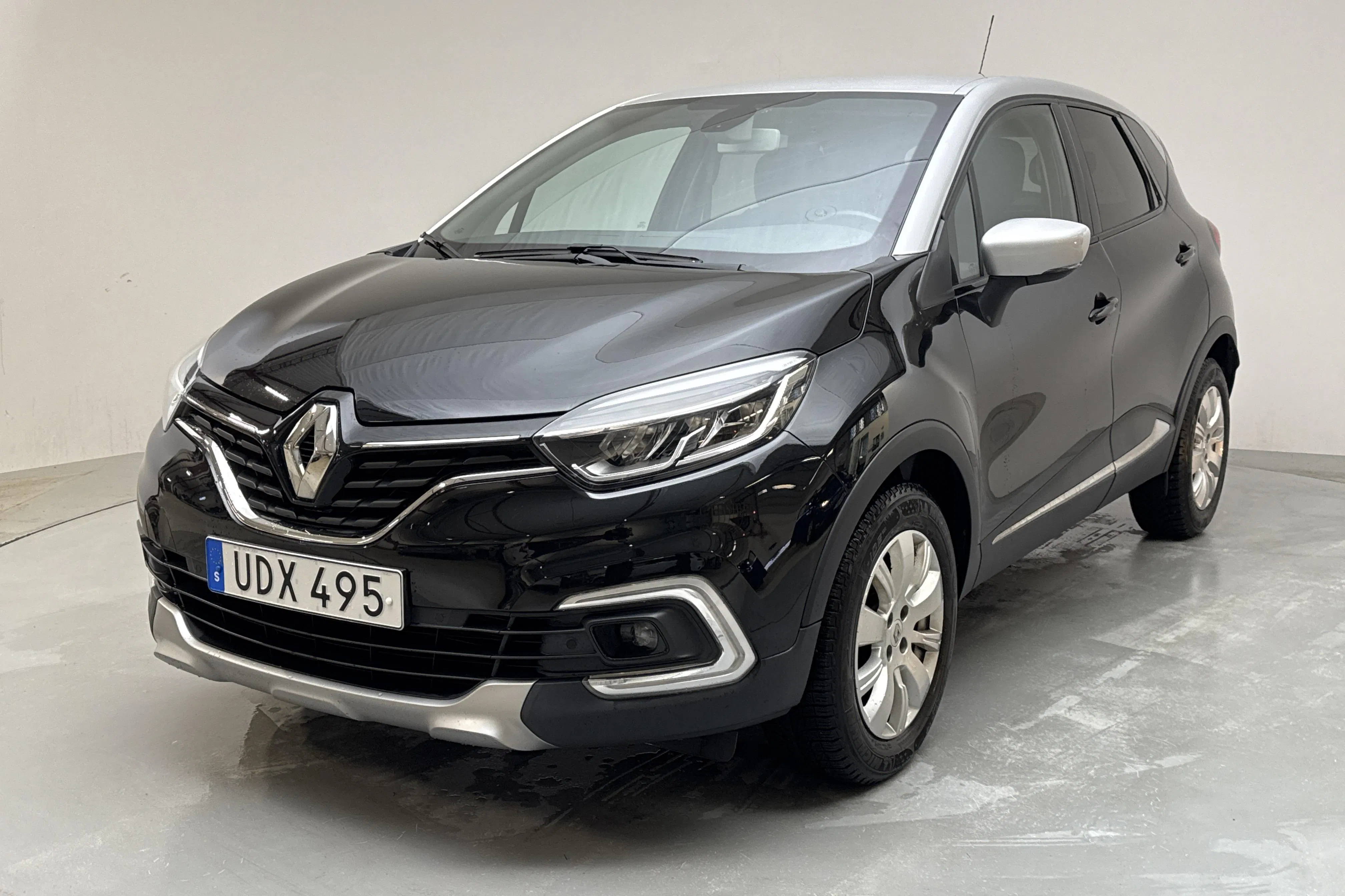 Presentationsfoto 1 av 13: Renault Captur 1.2 TCe (120hk) - 8 165 mil - Automat - 2018