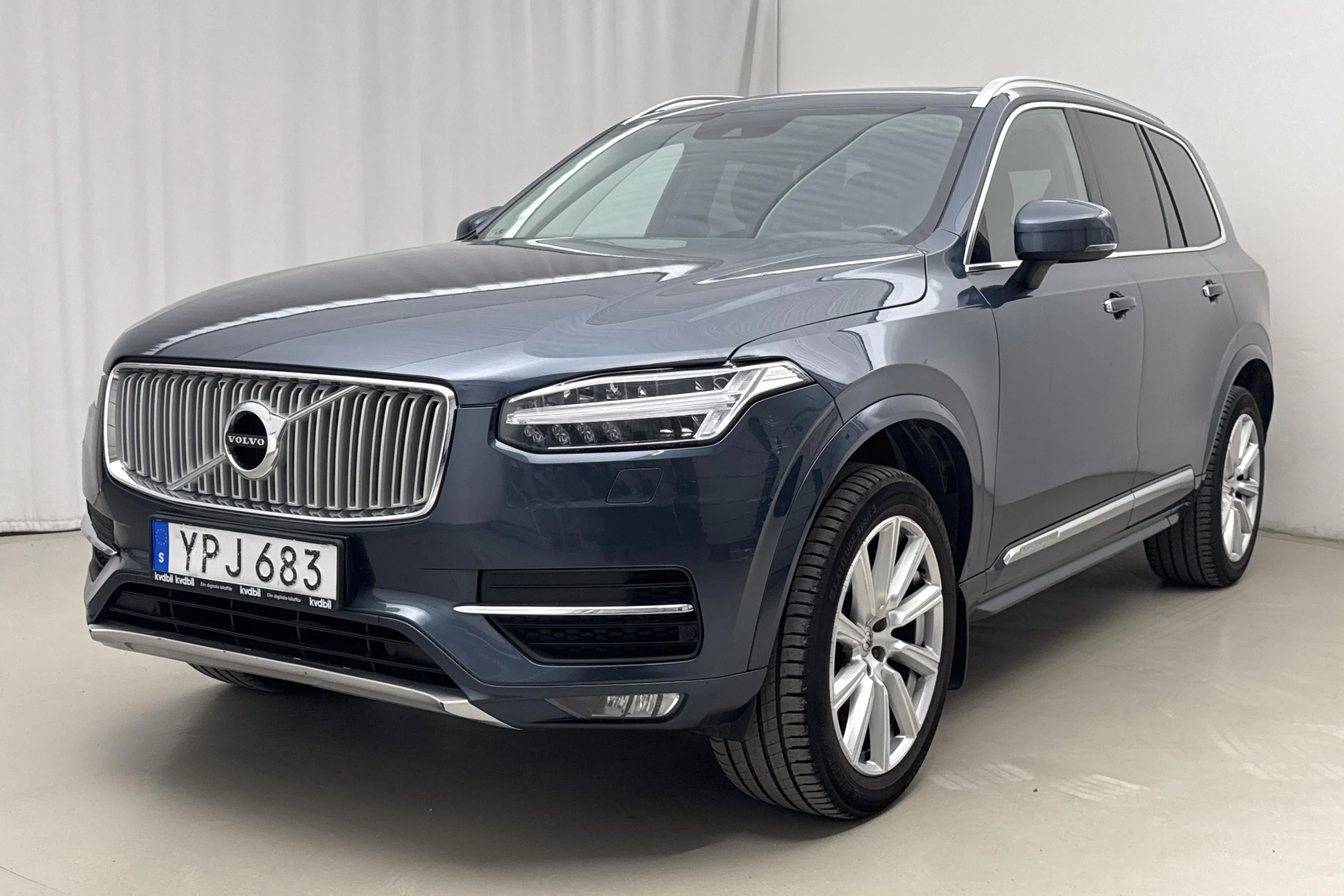 Presentation photo 1 of 24: Volvo XC90 D5 AWD (235hk) - 192 150 km - Automatic - Dark Blue - 2018