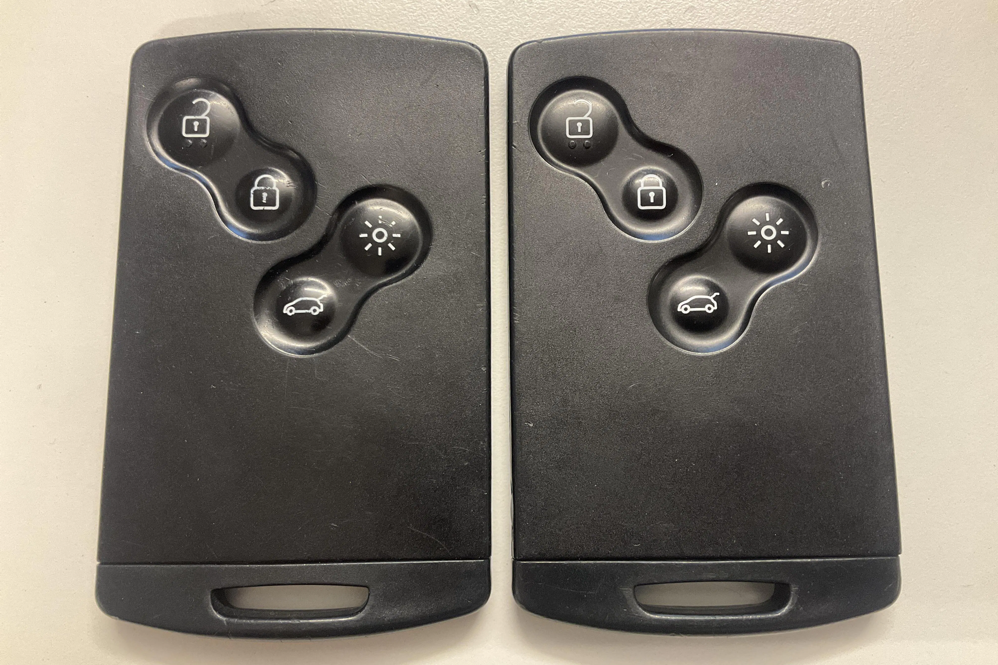 Presentationsfoto 17 av 17: Renault Grand Scénic III 1.5 dCi FAP (110hk) - 18 149 mil - Automat - röd - 2012