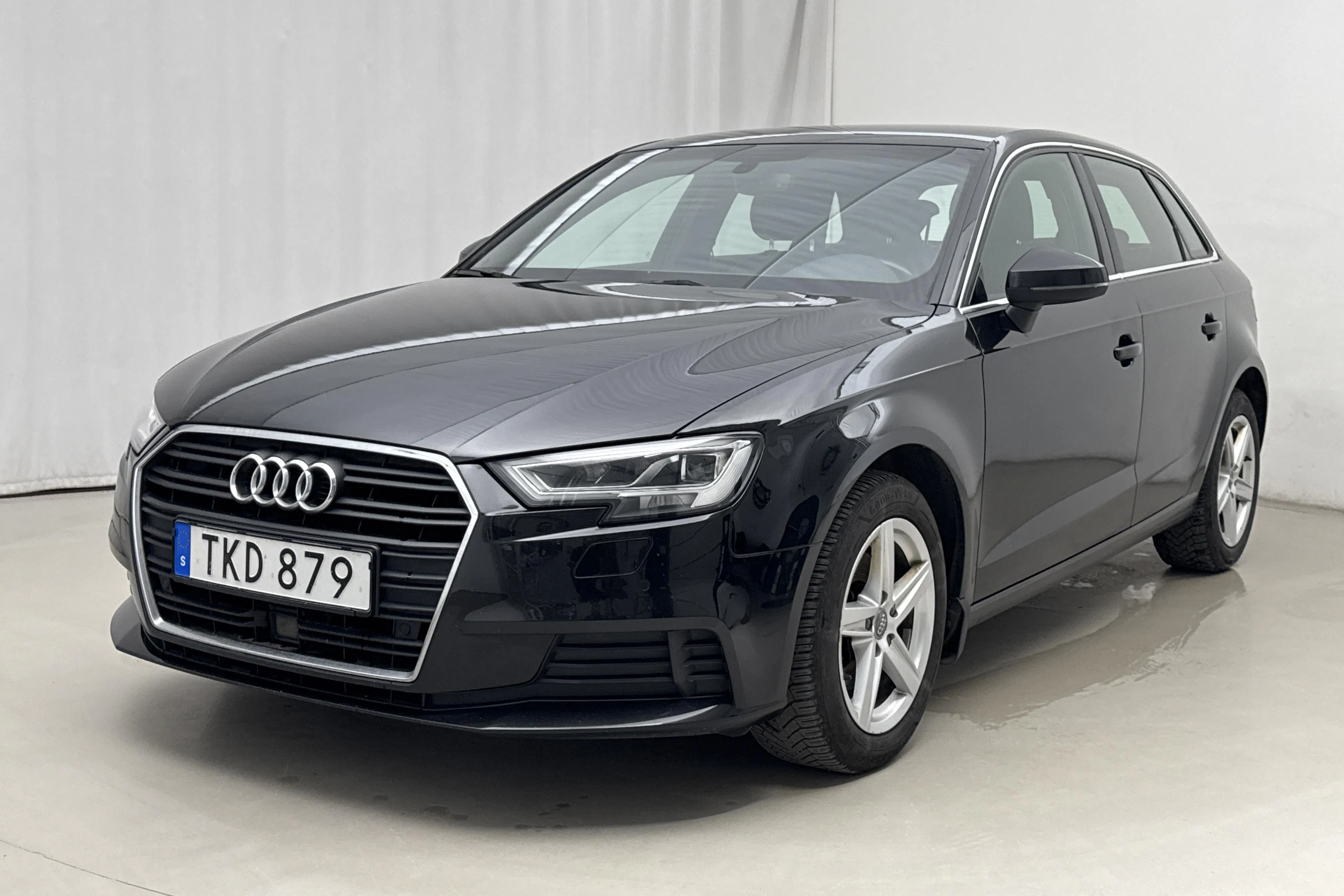 Presentationsfoto 1 av 16: Audi A3 Sportback 30 TFSI (116hk) - 16 672 mil - Automat - svart - 2019
