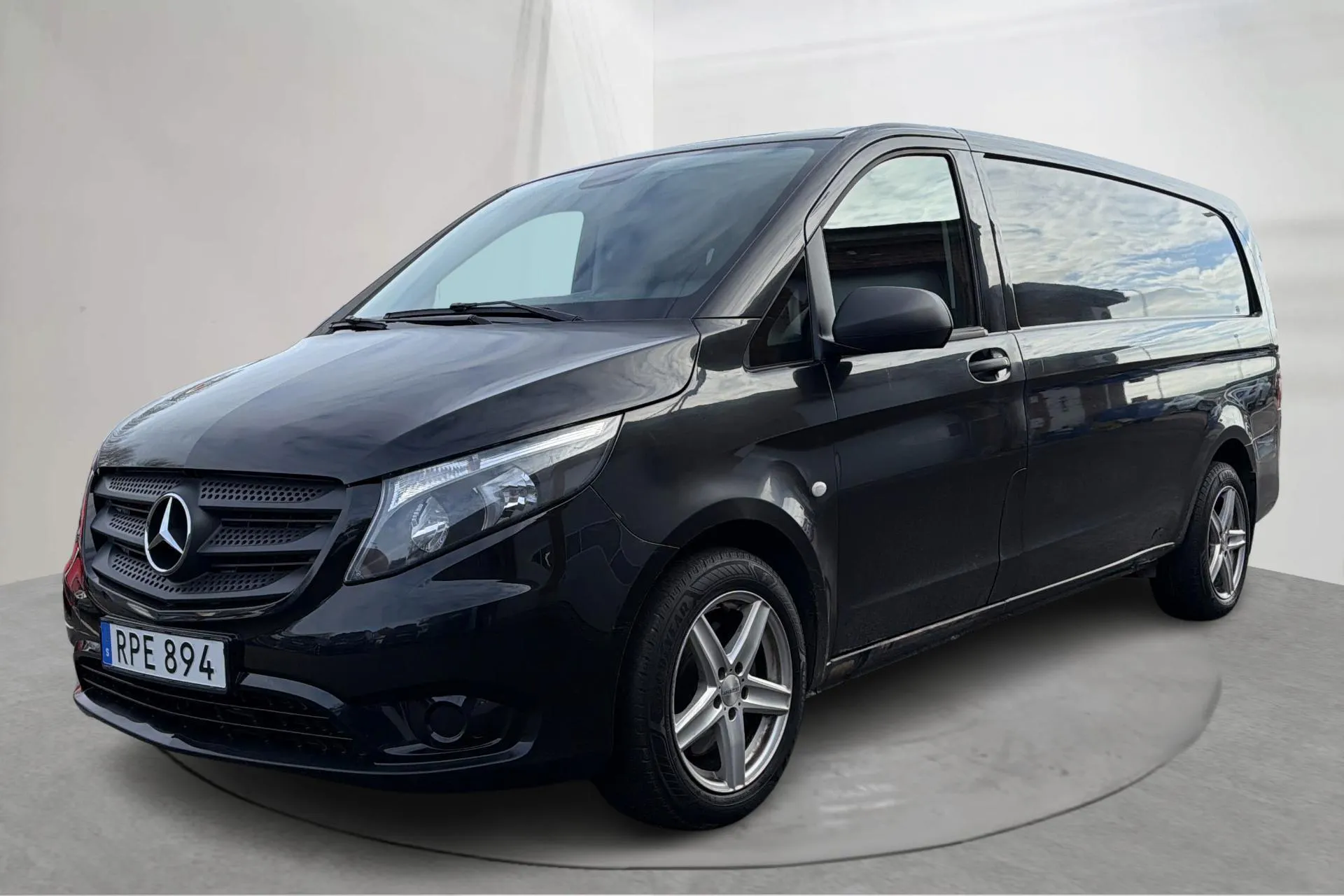Presentationsfoto 1 av 16: Mercedes Vito 116 CDI 4MATIC W640 (163hk) - 29 198 mil - Automat - svart - 2018
