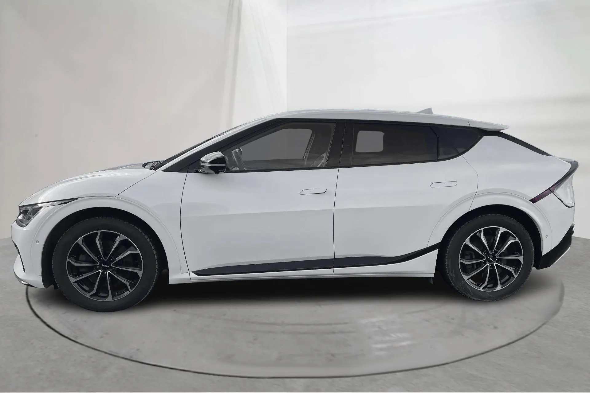 Presentation photo 2 of 23: KIA EV6 AWD (325hk) - 145 820 km - Automatic - white - 2022