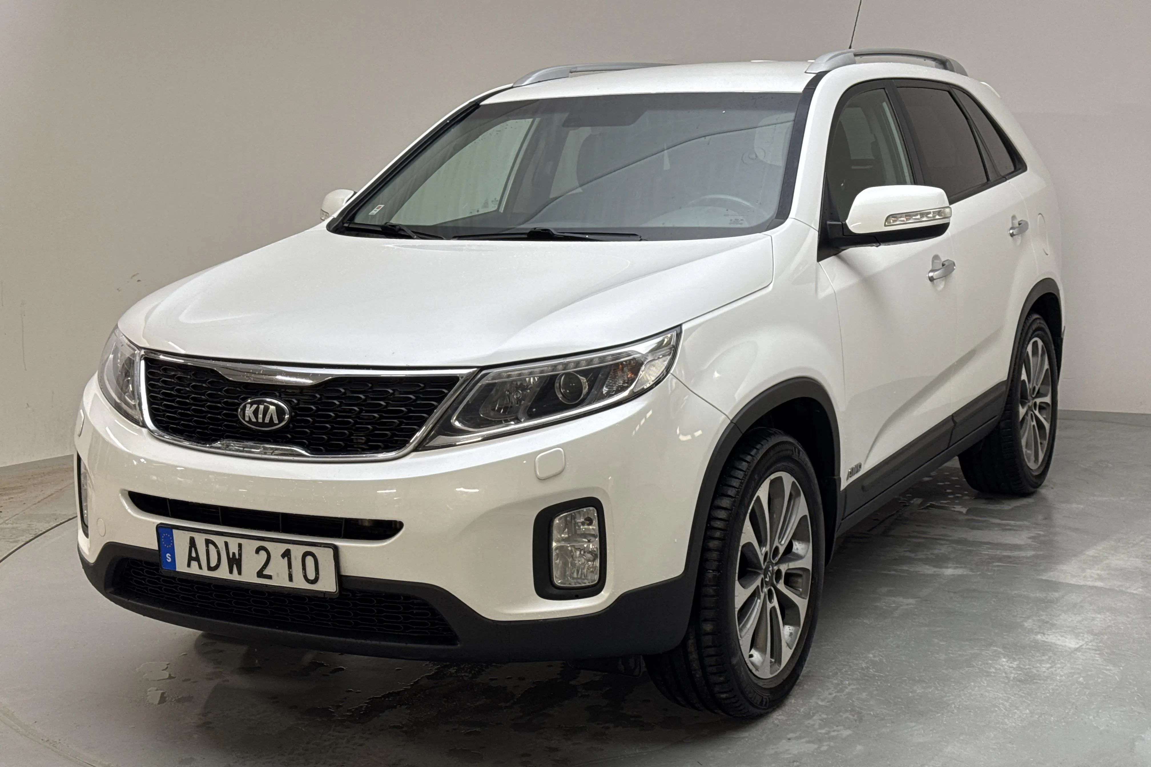 Presentation photo 1 of 15: KIA Sorento 2.2 CRDi (197hk) - 169 510 km - Automatic - white - 2014