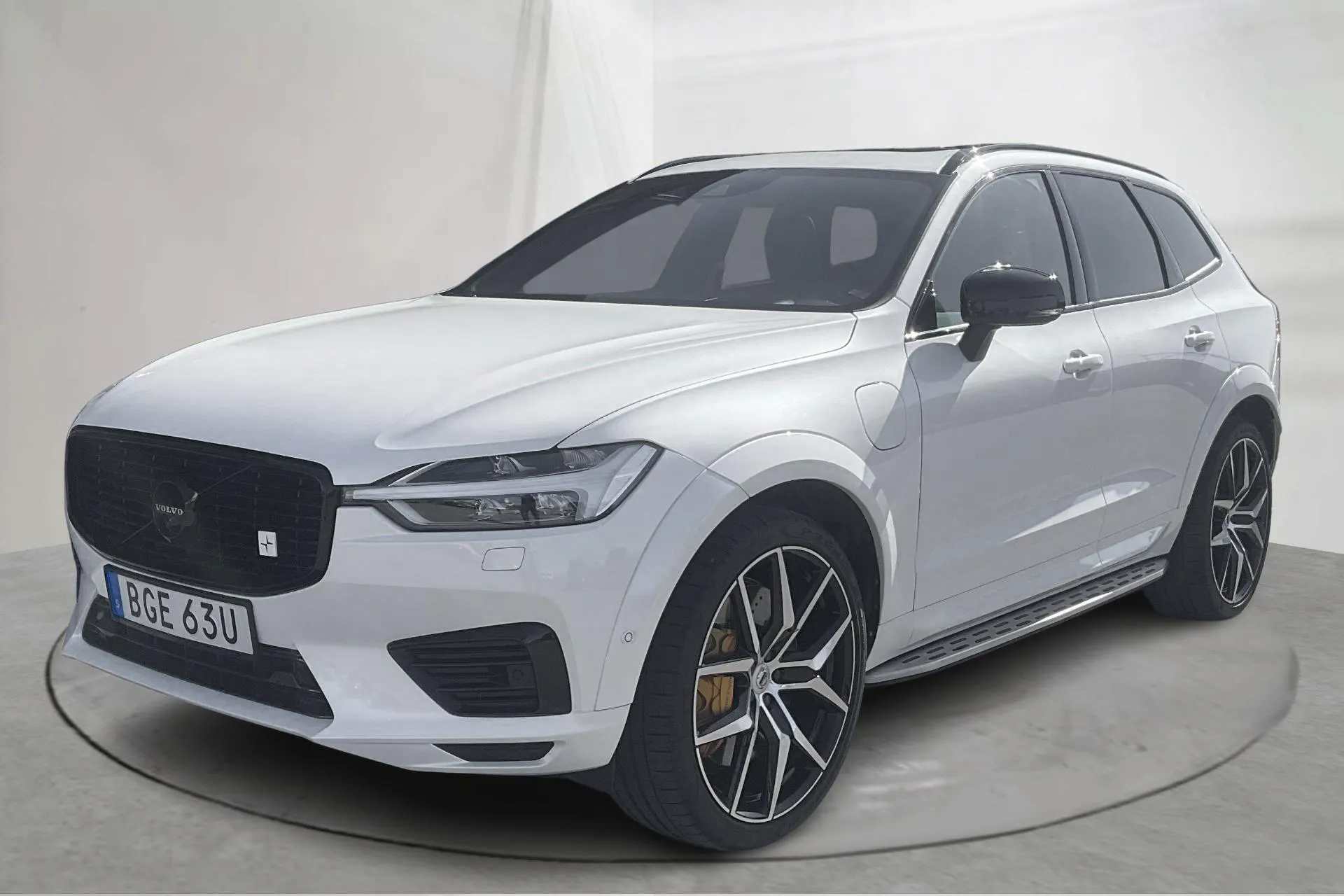Präsentationsfoto 1 von 23: Volvo XC60 T8 AWD Recharge Polestar Engineered (405hk) - 99 880 Kilometer - Verkaufsautomat - Weiß - 2020