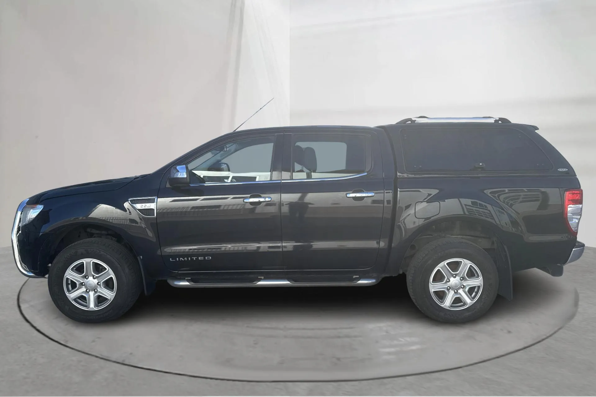 Presentationsfoto 2 av 19: Ford Ranger 2.2 TDCi 4WD (150hk) - 20 322 mil - Automat - svart - 2015