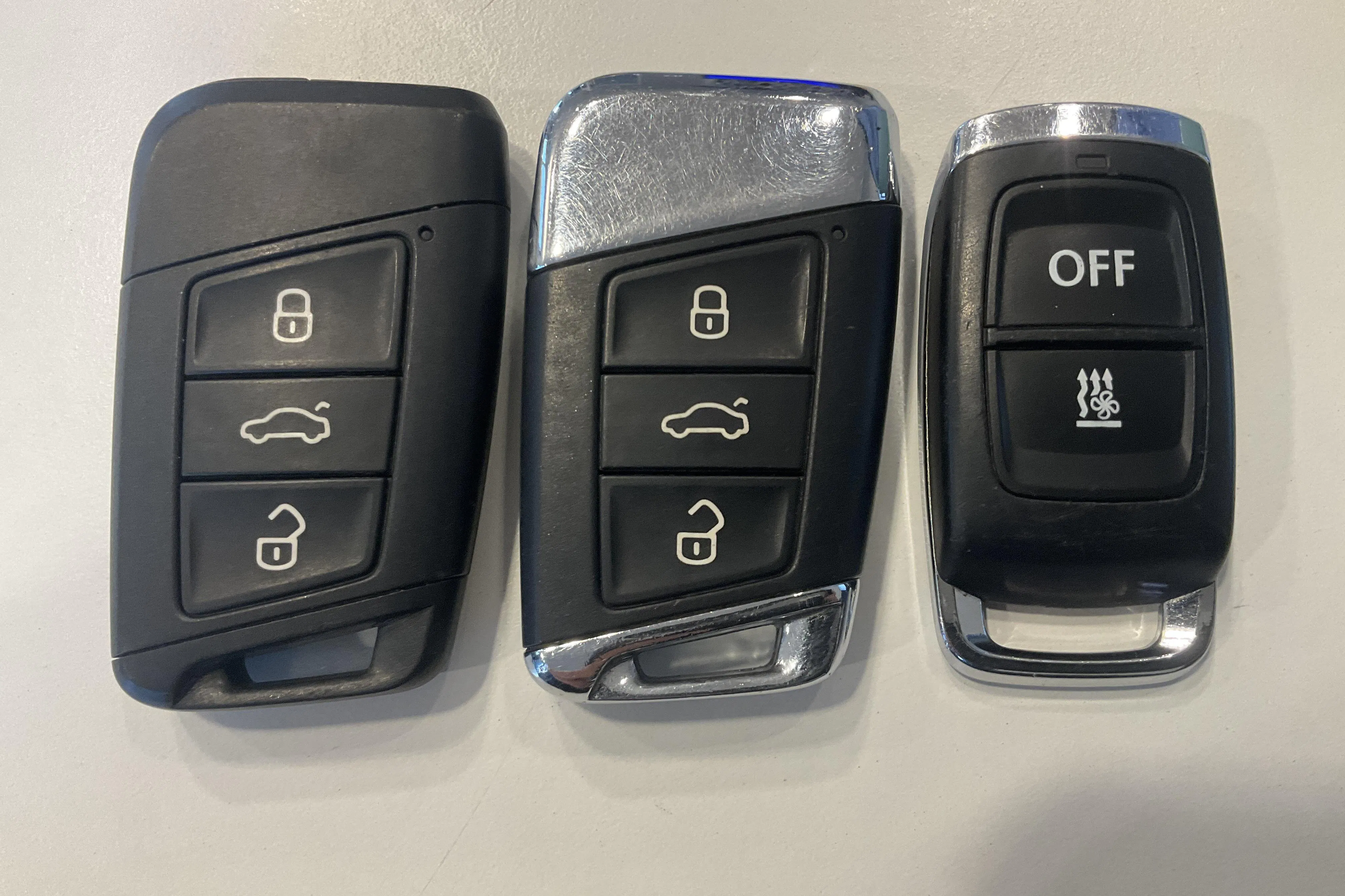 Presentationsfoto 21 av 21: VW Passat 1.4 GTE Sportscombi (218hk) - 7 609 mil - Automat - vit - 2021