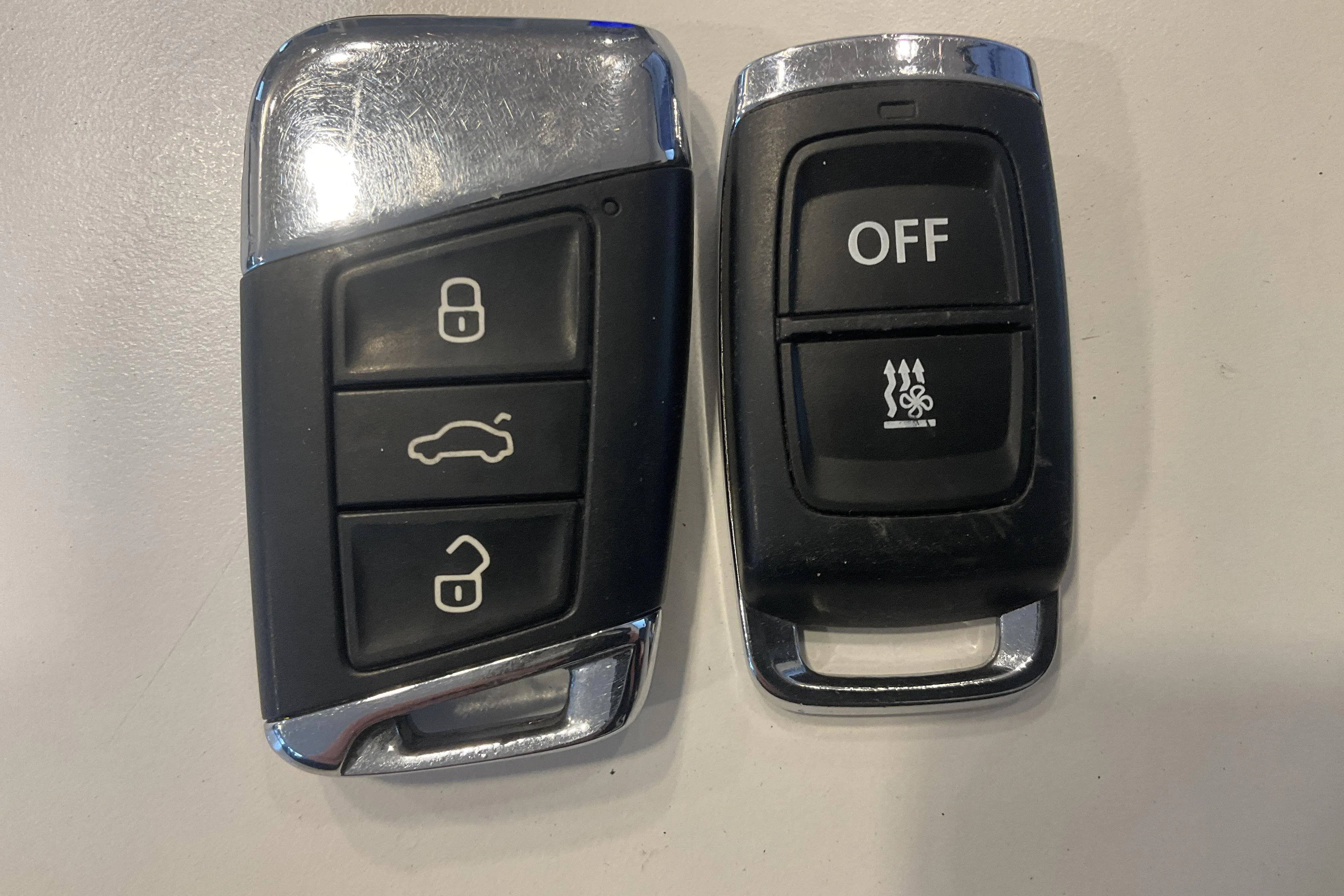 Presentationsfoto 24 av 24: VW Passat 1.4 GTE Sportscombi (218hk) - 15 730 mil - Automat - vit - 2021