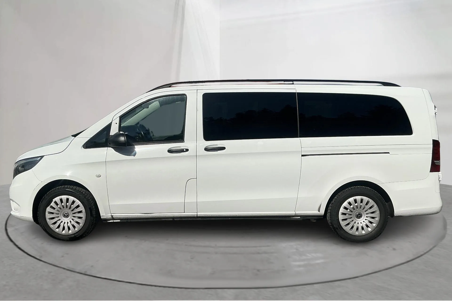 Presentation photo 2 of 15: Mercedes Vito Tourer 116 CDI 4MATIC W640 (163hk) - 241 190 km - Automatic - white - 2022
