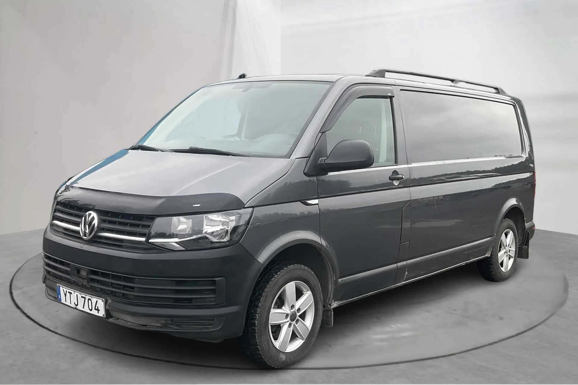 Presentation photo 1 of 13: VW Transporter T6 2.0 TDI BMT Skåp 4MOTION (150hk) - 208 210 km - Automatic - gray - 2018