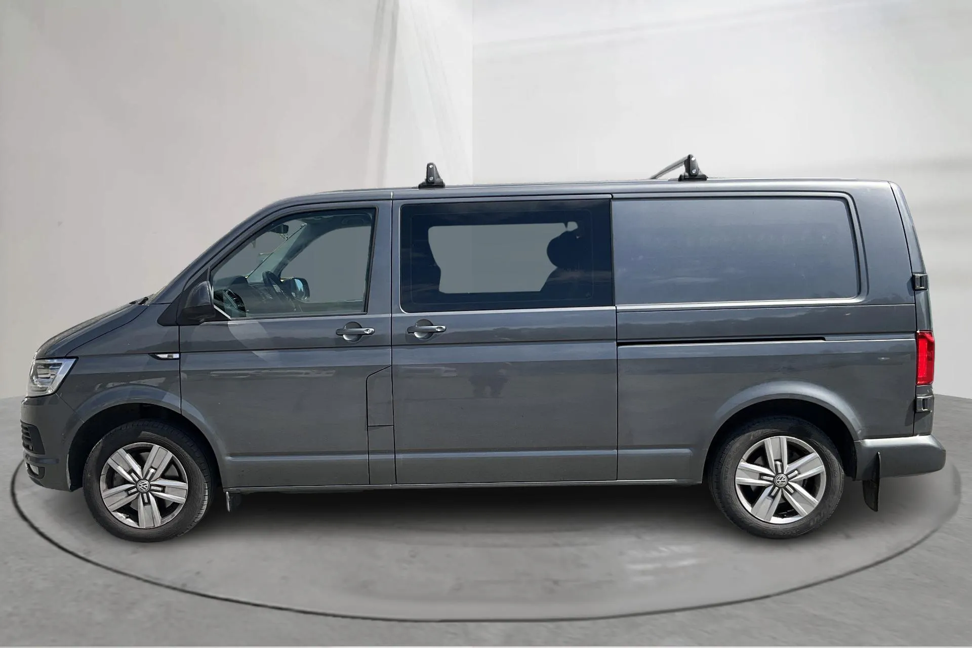 Presentation photo 2 of 14: VW Transporter TwinCab 2.0 TDI BMT 4MOTION (204hk) - 232 940 km - Automatic - gray - 2018