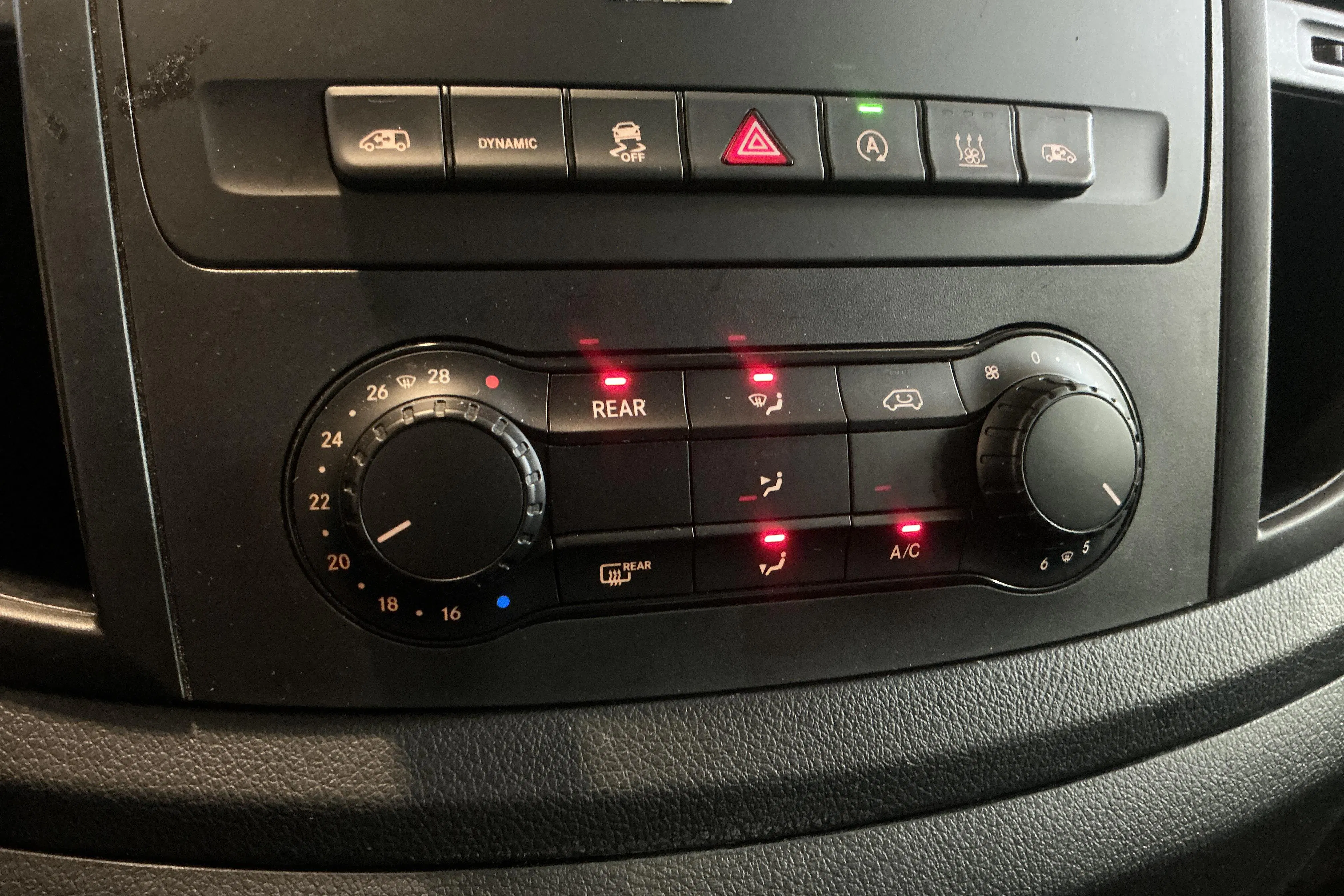 Presentationsfoto 13 av 13: Mercedes Vito Tourer 116 CDI 4MATIC W640 (163hk) - 26 928 mil - Automat - vit - 2022