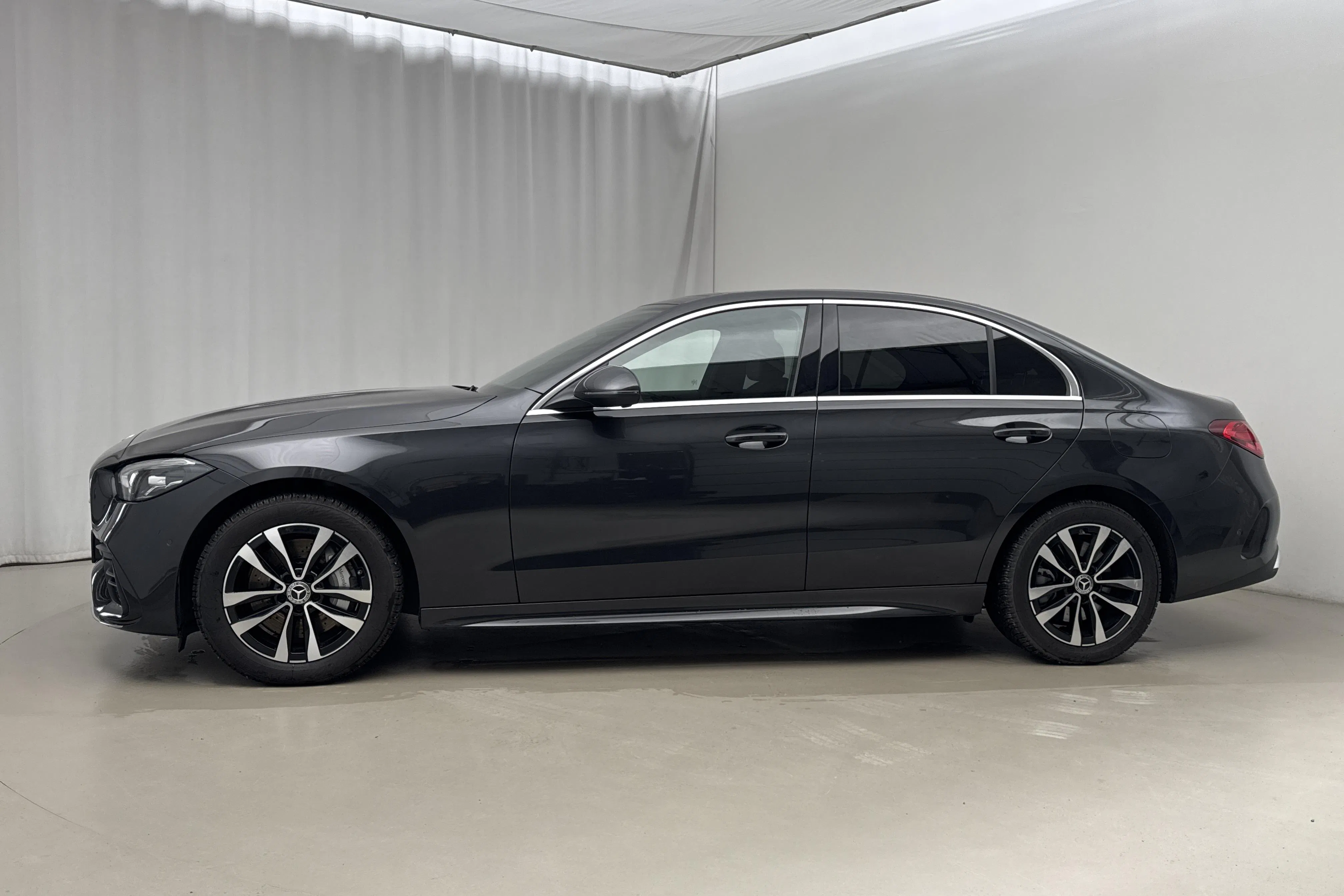 Presentationsfoto 2 av 26: Mercedes C 300 de Sedan W206 (313hk) - 317 mil - Automat - grå - 2024