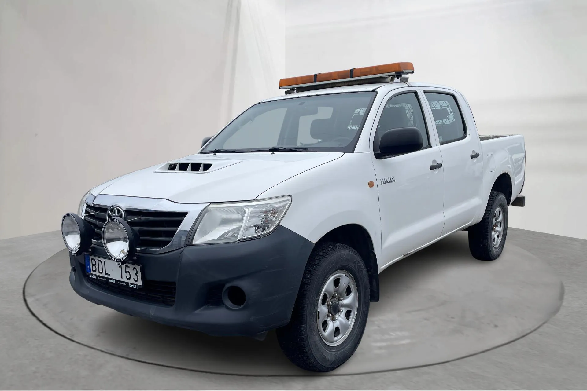 Presentation photo 1 of 14: Toyota Hilux 2.5 D-4D 4WD (144hk) - 190 520 km - Manual - white - 2013