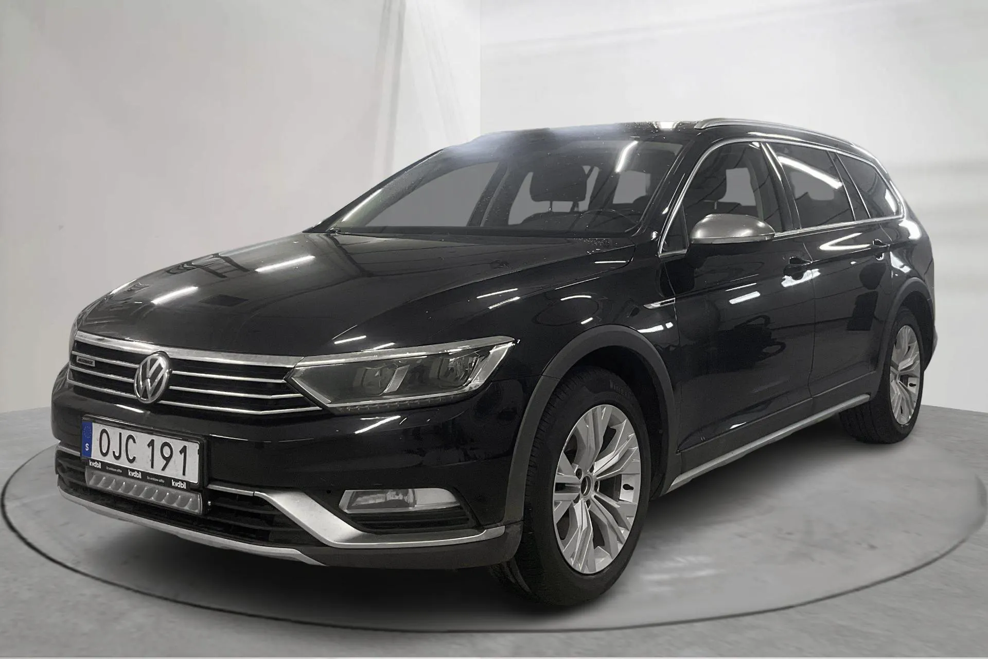 Presentationsfoto 1 av 23: VW Passat Alltrack 2.0 TDI 4MOTION (190hk) - 19 030 mil - Automat - svart - 2017