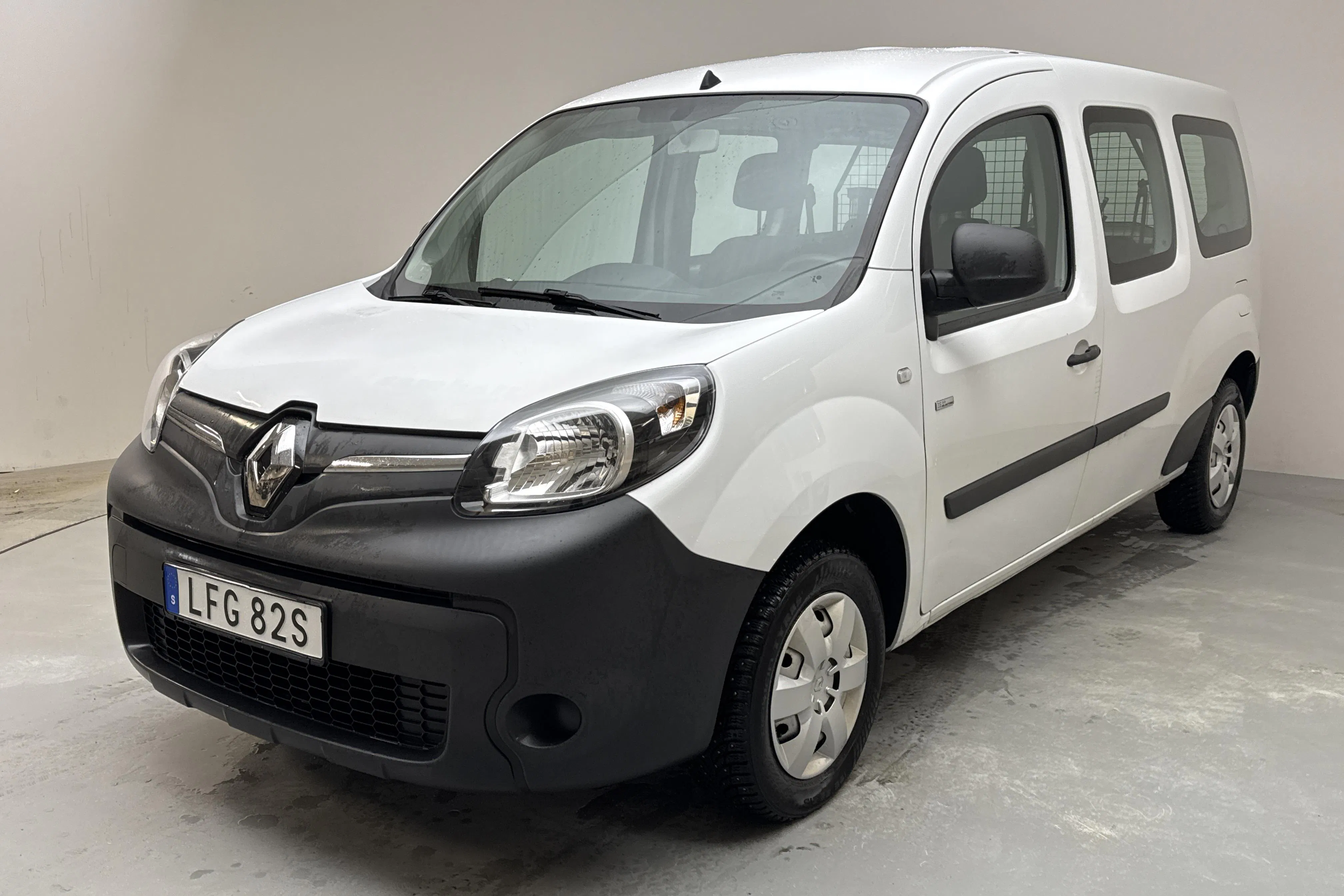 Presentationsfoto 1 av 15: Renault Kangoo Z.E Power Plus 33kWh Maxi Skåp (60hk) - 7 388 mil - Automat - vit - 2021