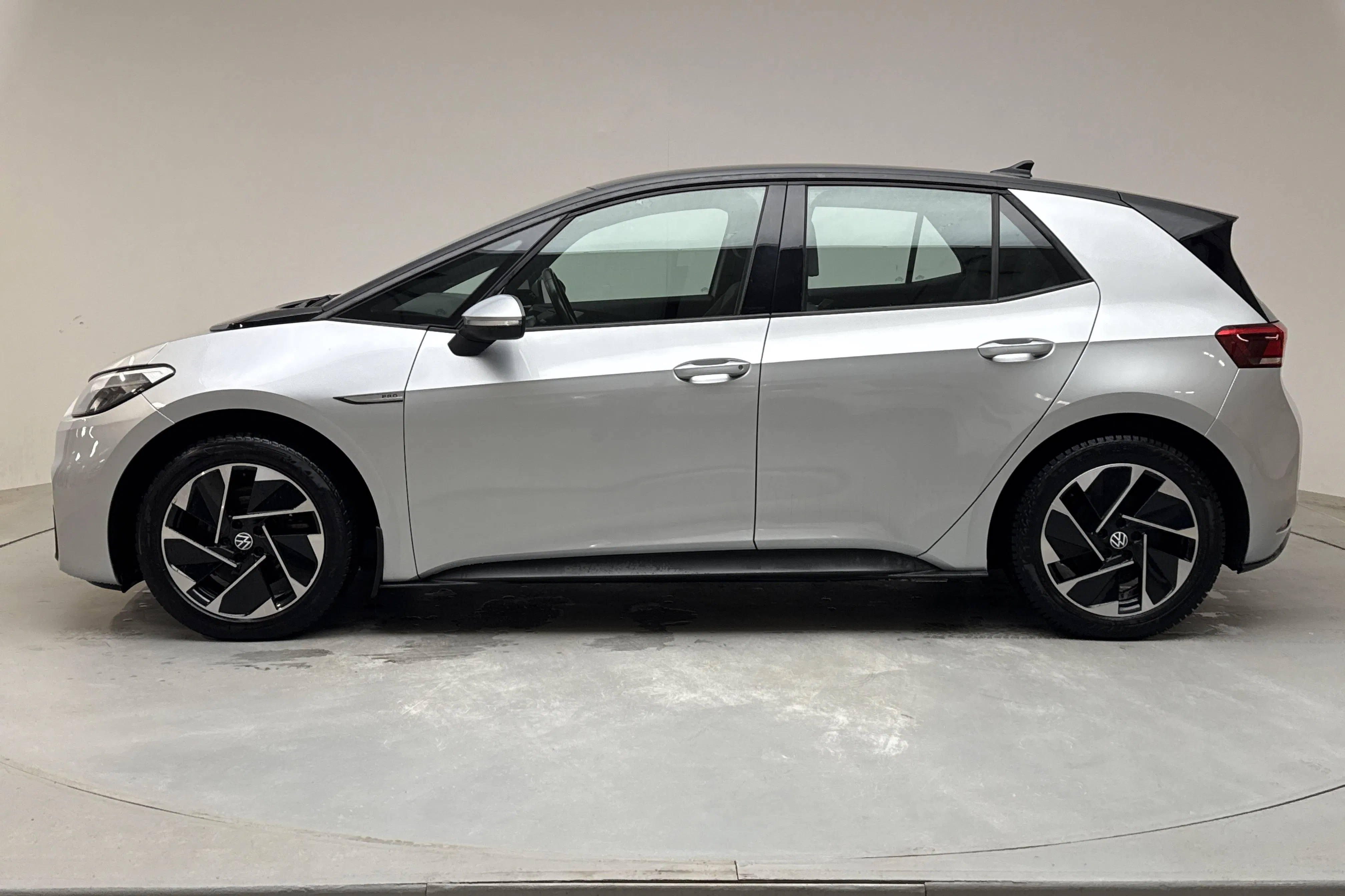 Presentationsfoto 2 av 16: VW ID.3 58kWh (204hk) - 11 180 mil - Automat - silver - 2021