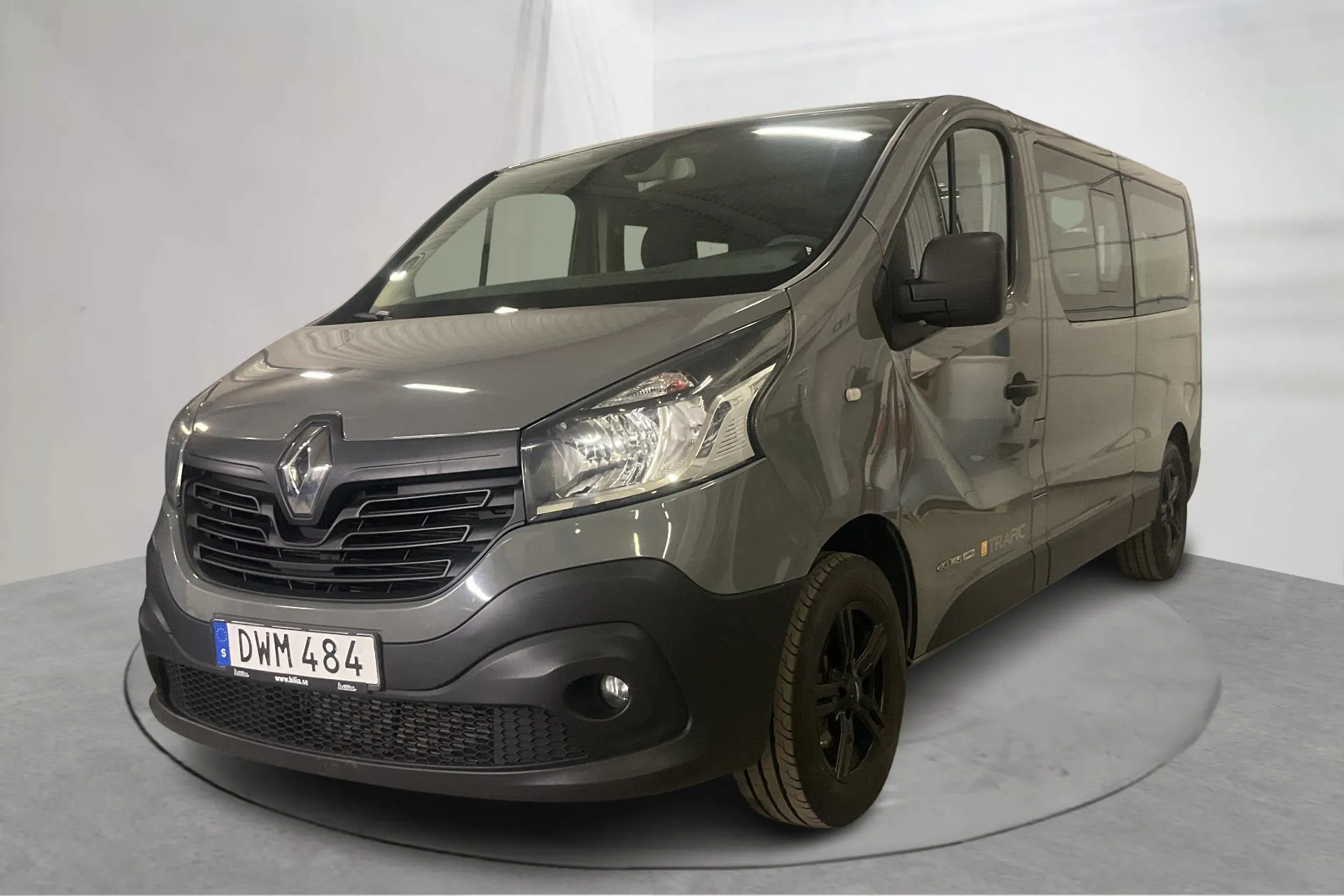 Presentation photo 1 of 17: Renault Trafic Kombi 1.6 dCi (145hk) - 181 770 km - Manual - Dark Grey - 2016