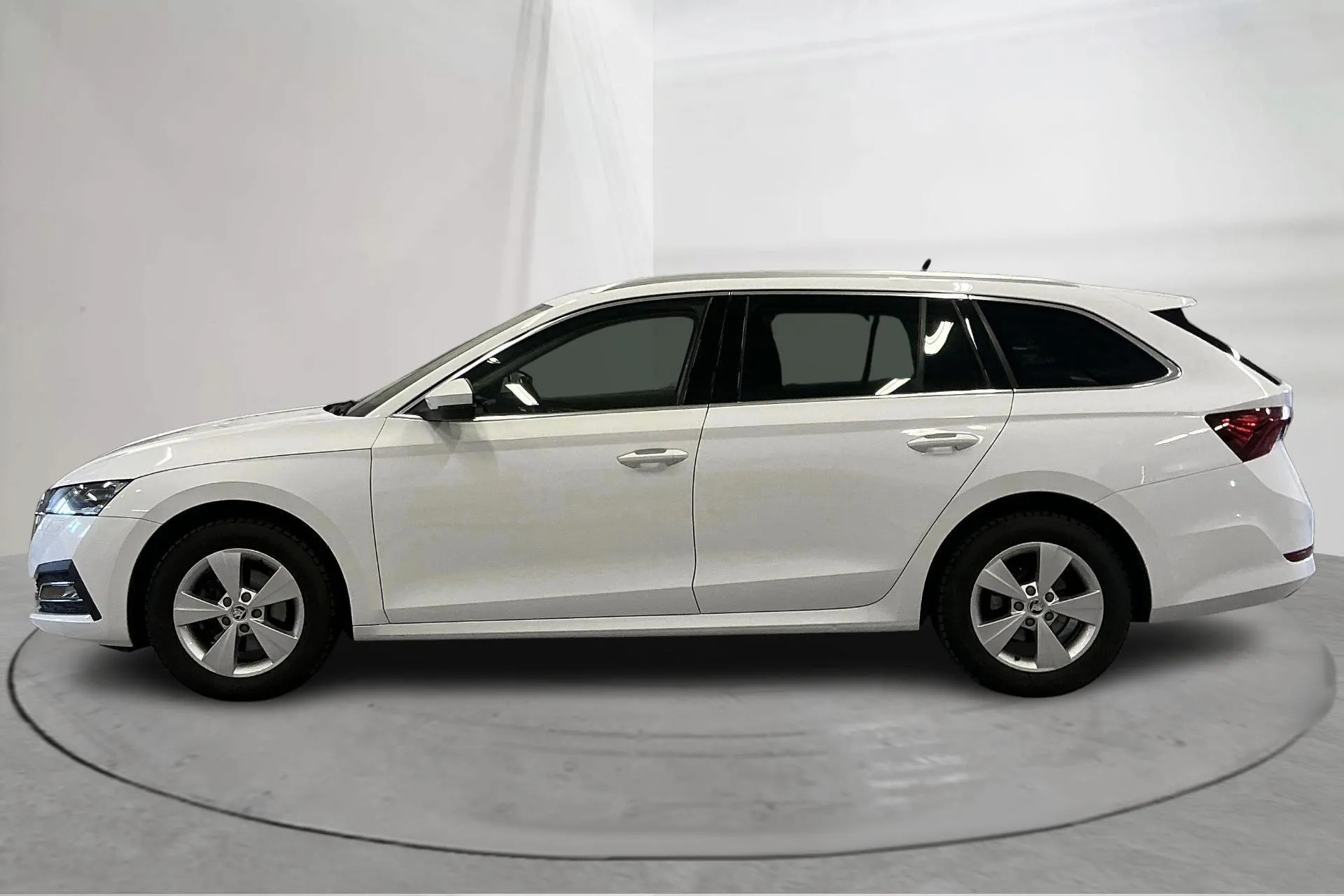 Presentation photo 2 of 17: Skoda Octavia 2.0 TDI Combi (150hk) - 87 700 km - Automatic - white - 2022