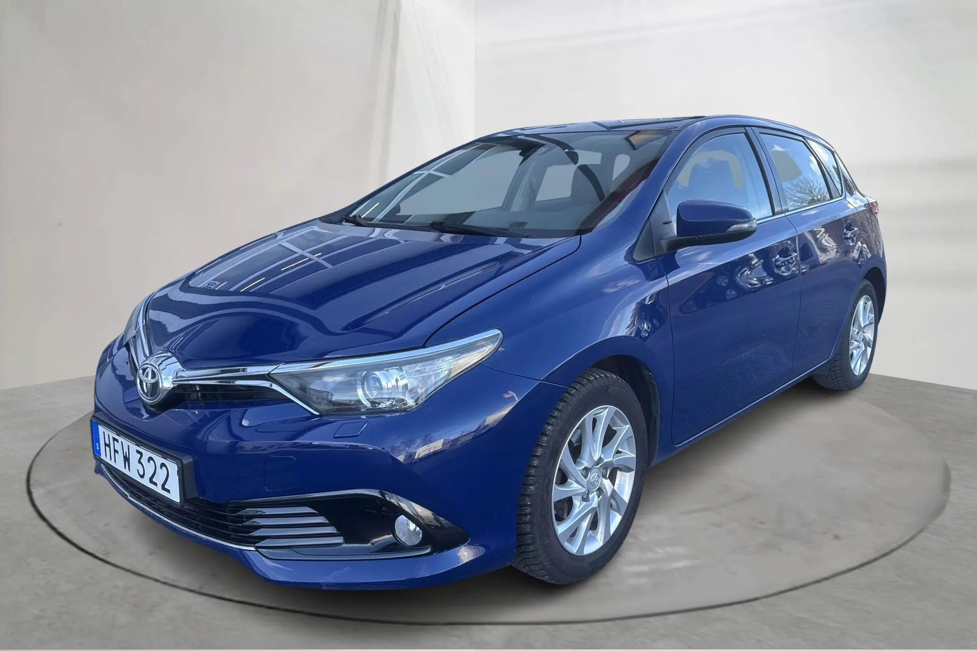 Presentation photo 1 of 14: Toyota Auris 1.2T 5dr (116hk) - 127 360 km - Manual - Dark Blue - 2016